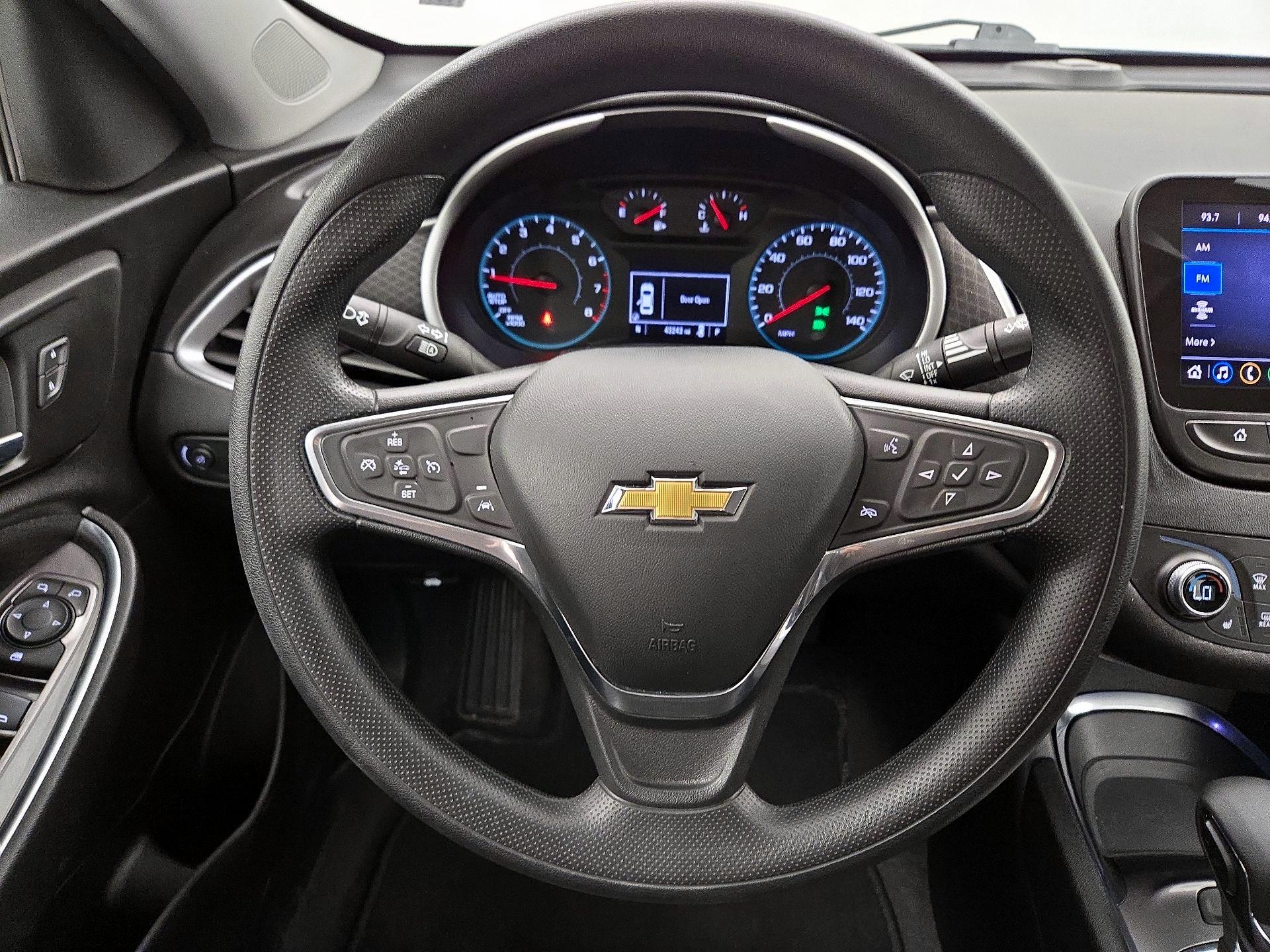 Thumbnail: 2022 Chevrolet Malibu - 10