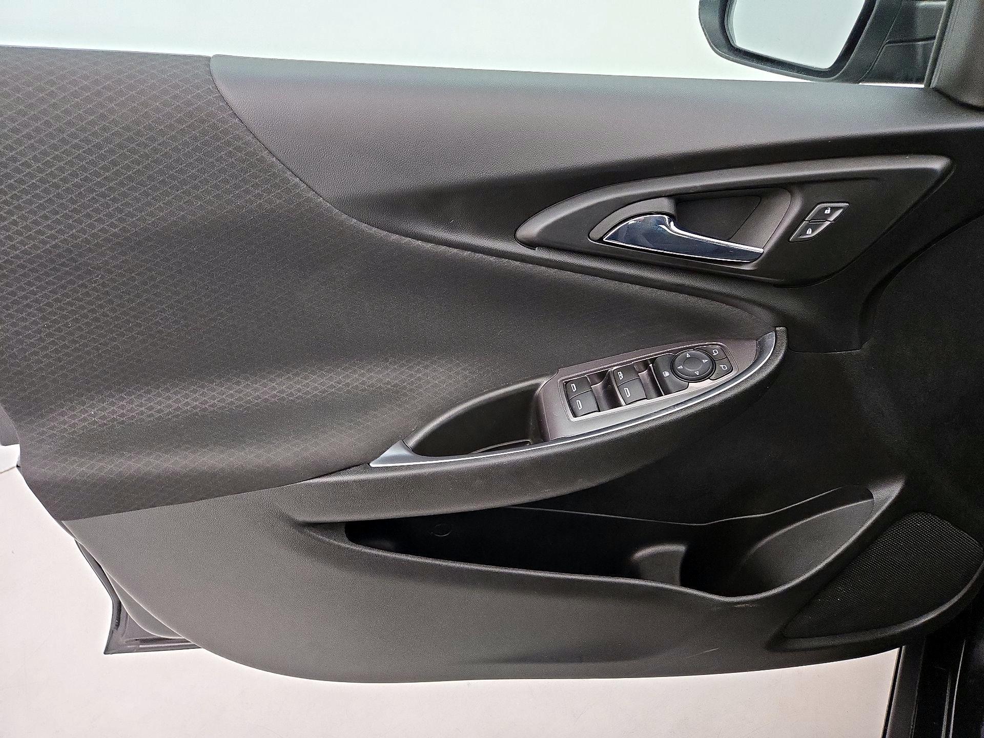Thumbnail: 2022 Chevrolet Malibu - 12