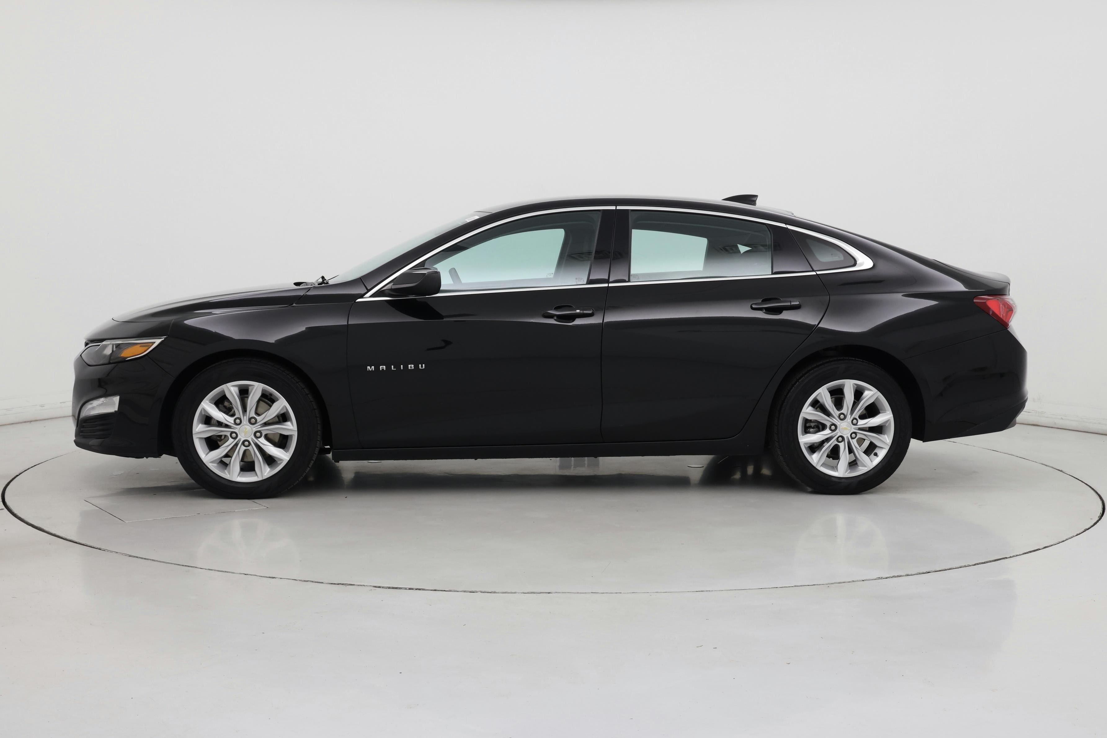 Thumbnail: 2022 Chevrolet Malibu - 3
