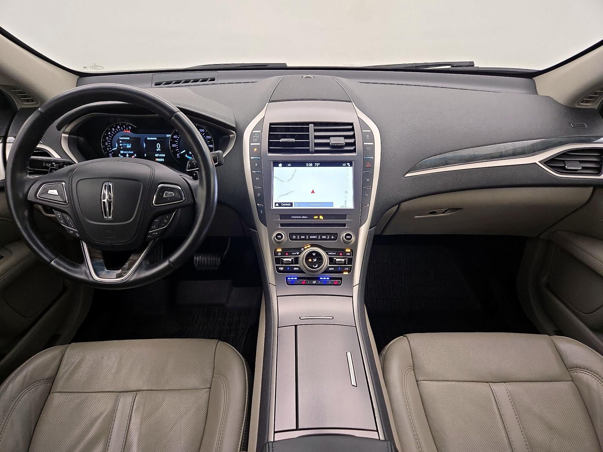 Thumbnail: 2017 Lincoln MKZ - 9