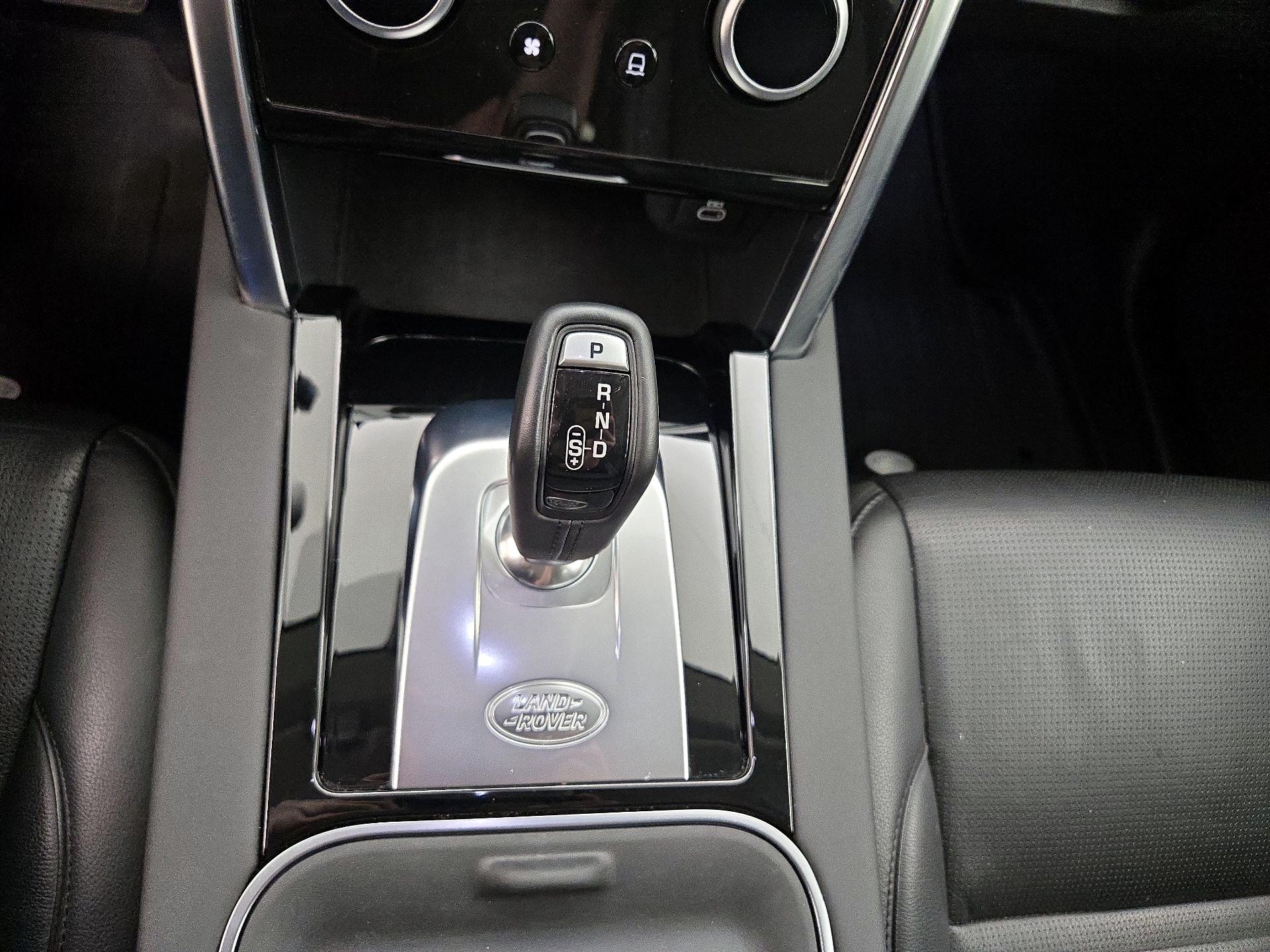 Thumbnail: 2021 Land Rover Discovery Sport - 18