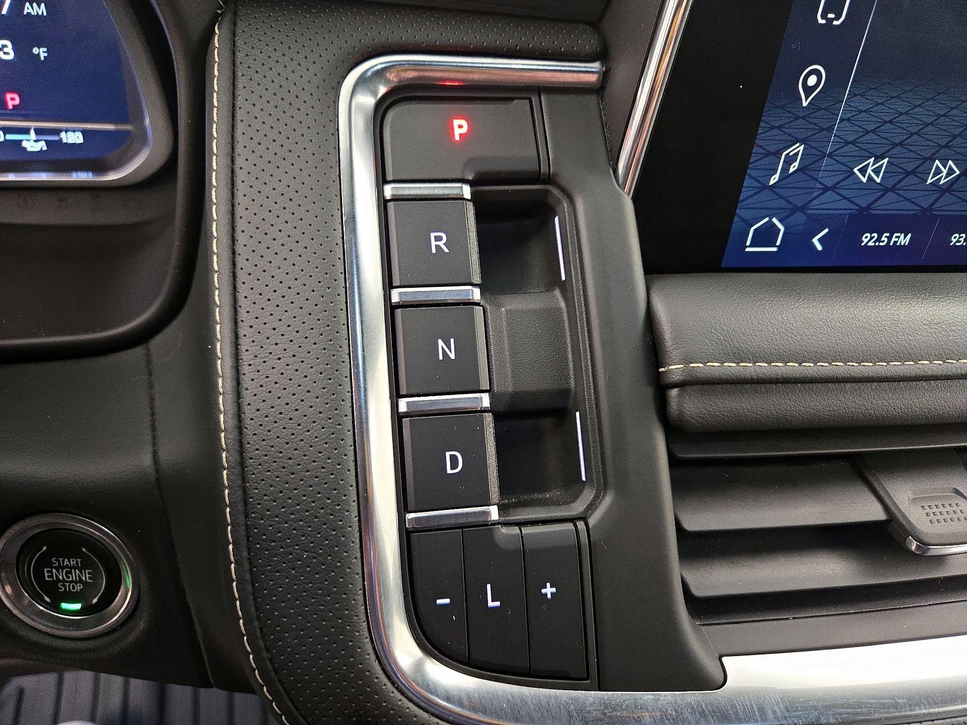 Thumbnail: 2022 GMC Yukon XL - 17