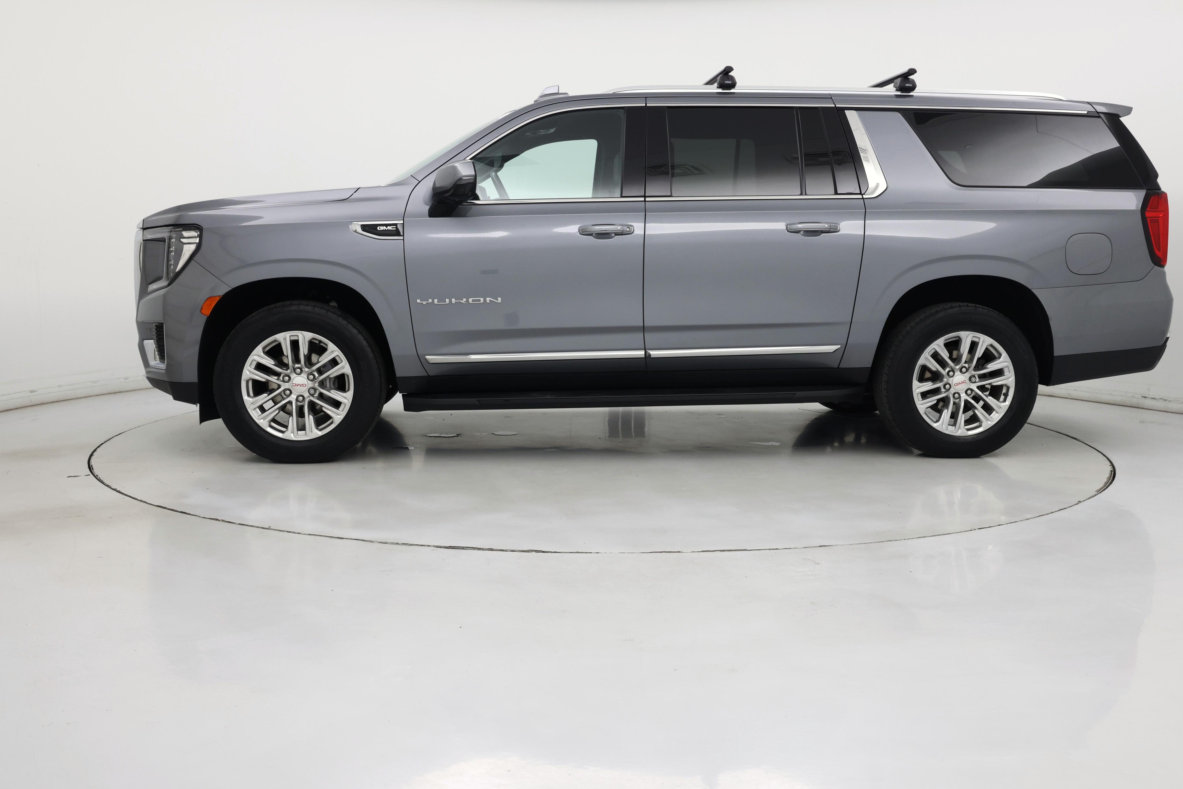 Thumbnail: 2022 GMC Yukon XL - 3