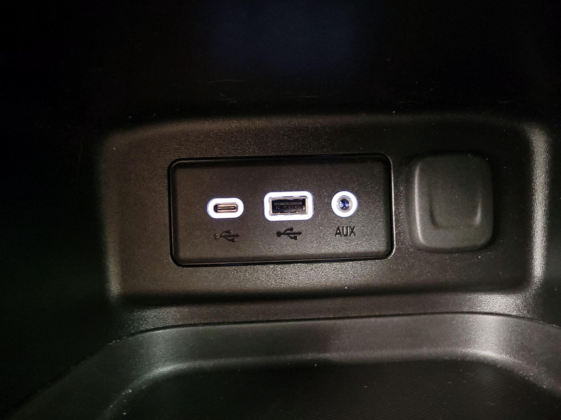 Thumbnail: 2021 Chevrolet Equinox - 18