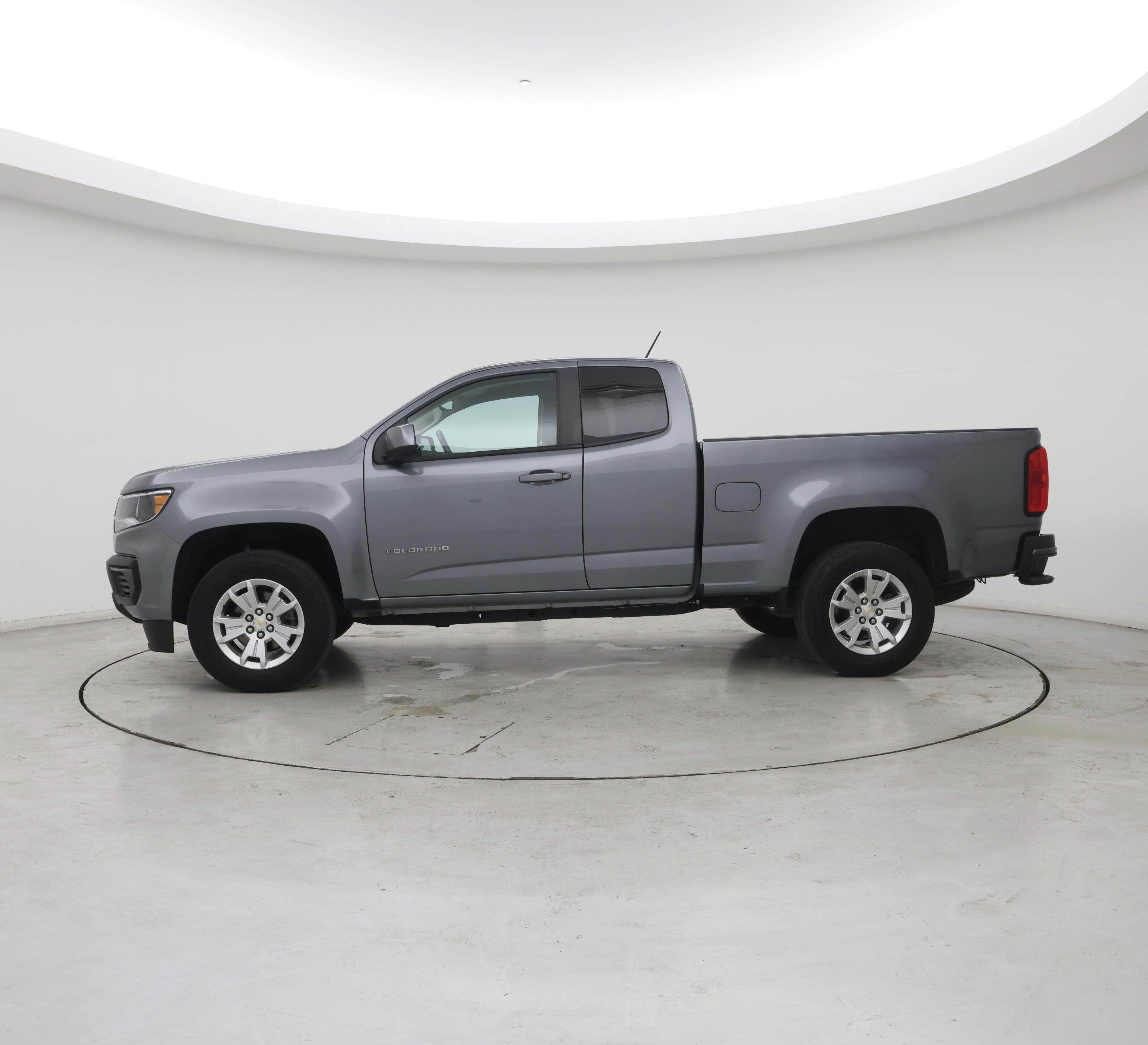 Thumbnail: 2022 Chevrolet Colorado - 3