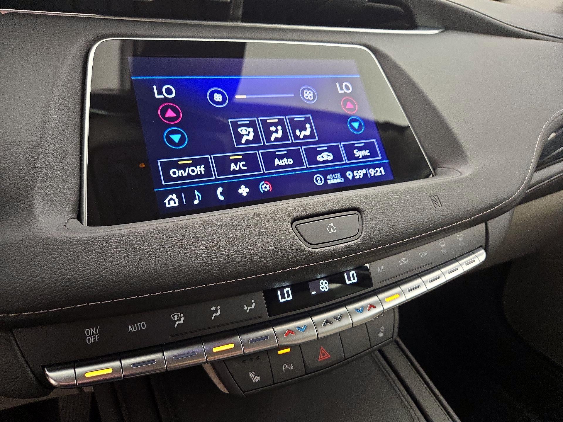 Thumbnail: 2020 Cadillac XT4 - 16