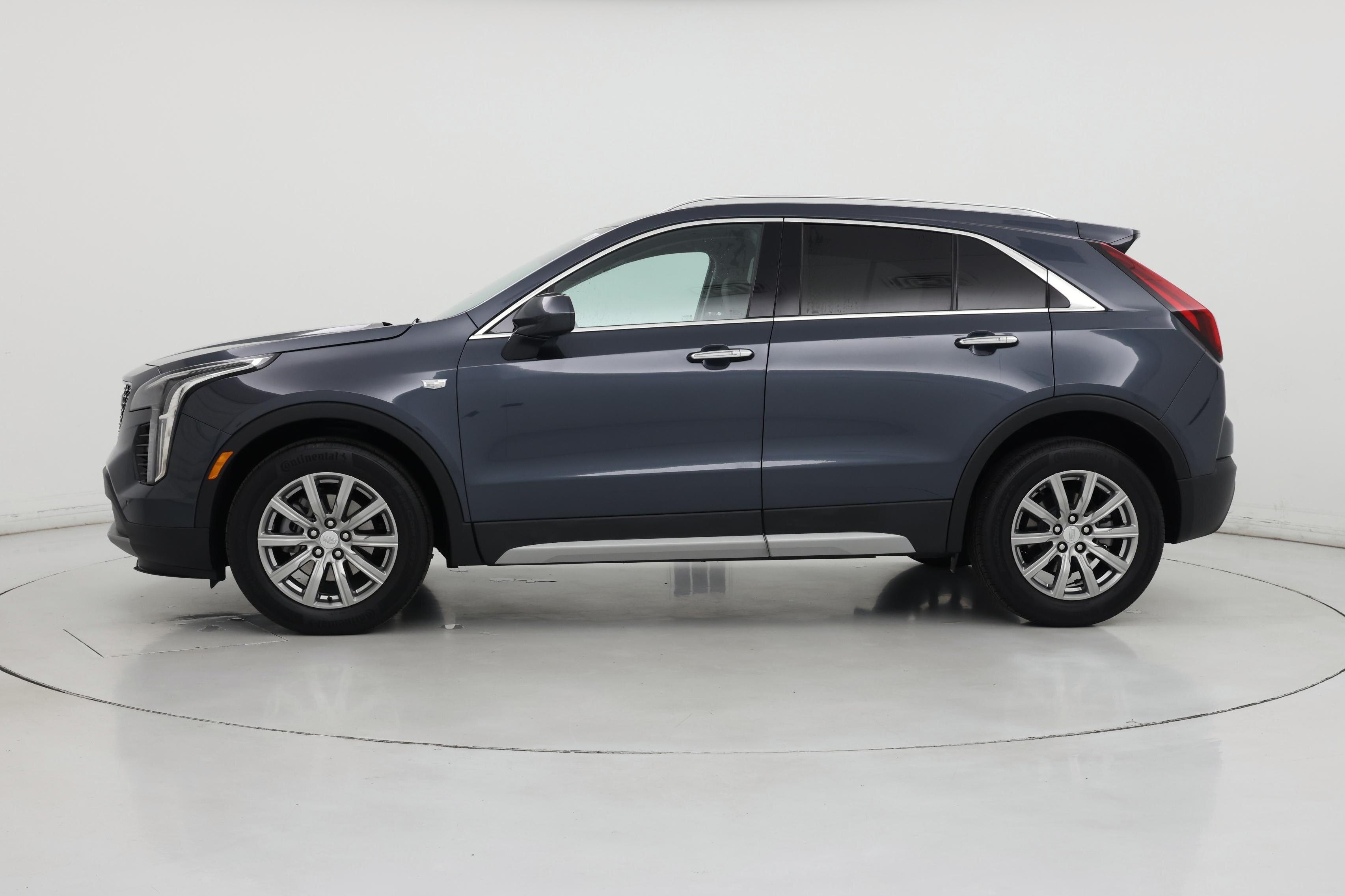 Thumbnail: 2020 Cadillac XT4 - 3
