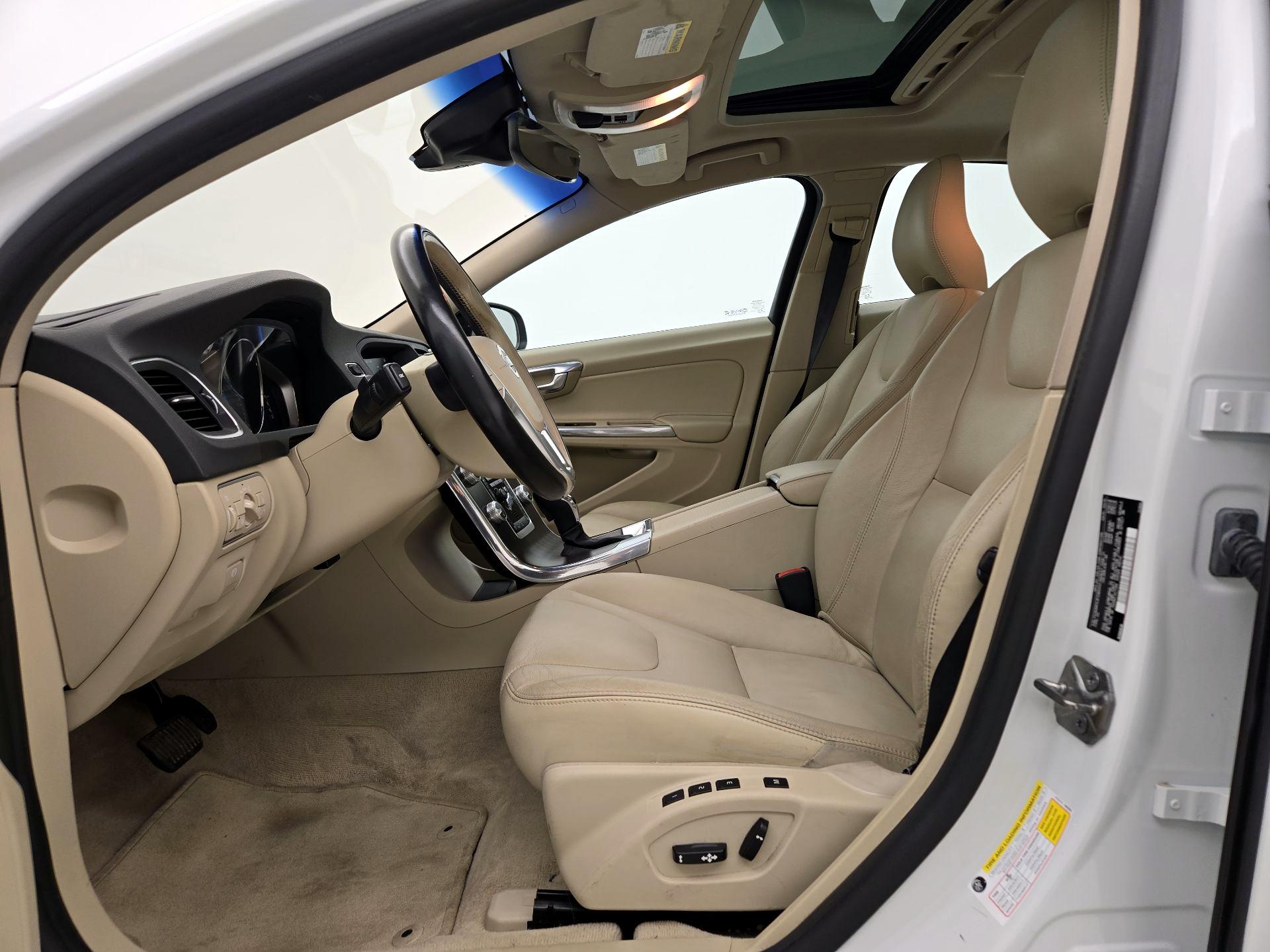 Thumbnail: 2015 Volvo S60 - 11