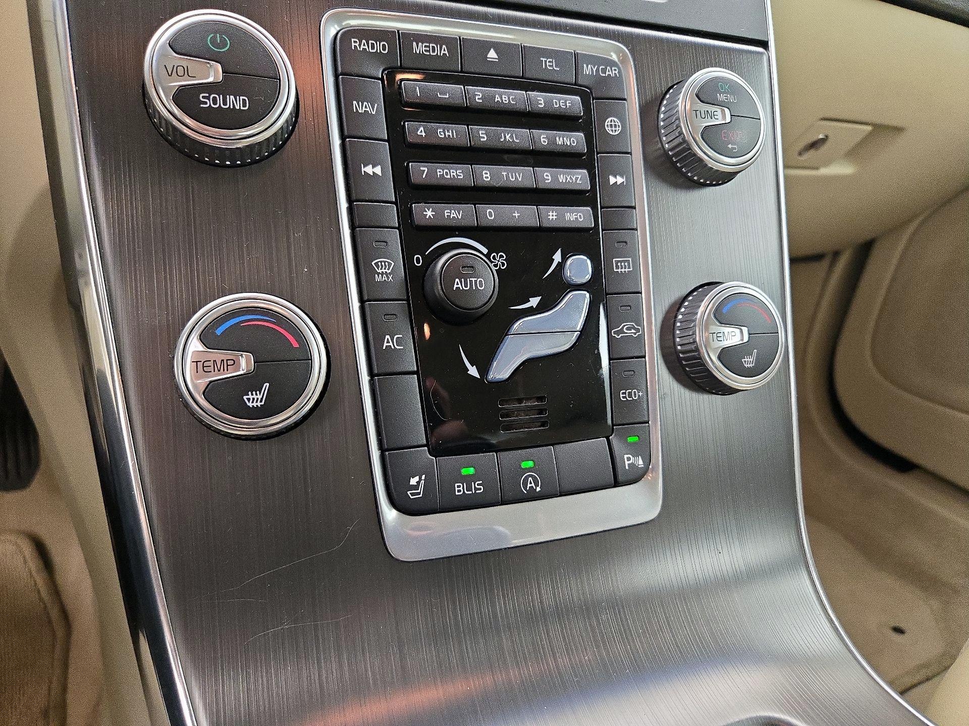 Thumbnail: 2015 Volvo S60 - 15