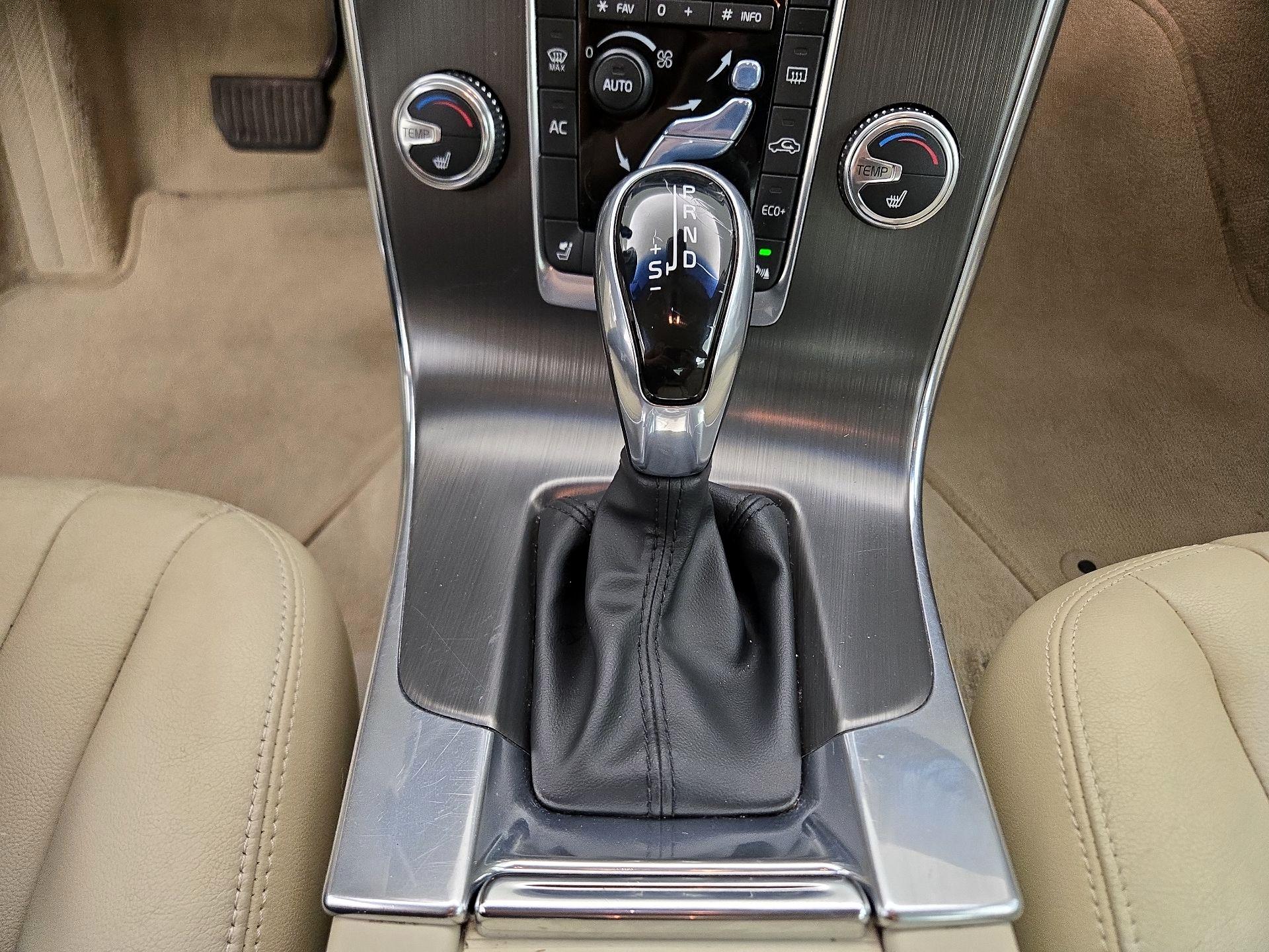 Thumbnail: 2015 Volvo S60 - 16