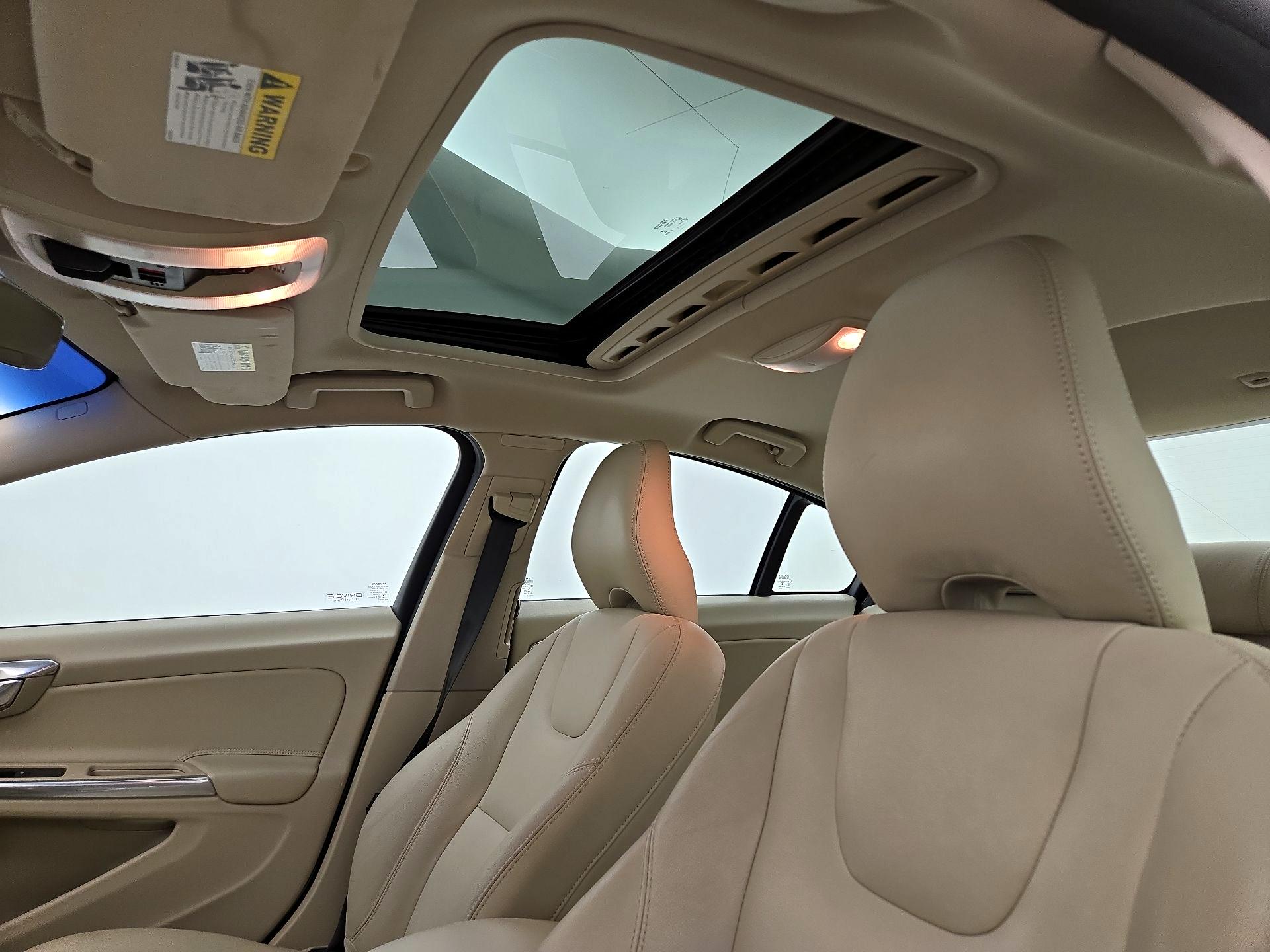 Thumbnail: 2015 Volvo S60 - 18