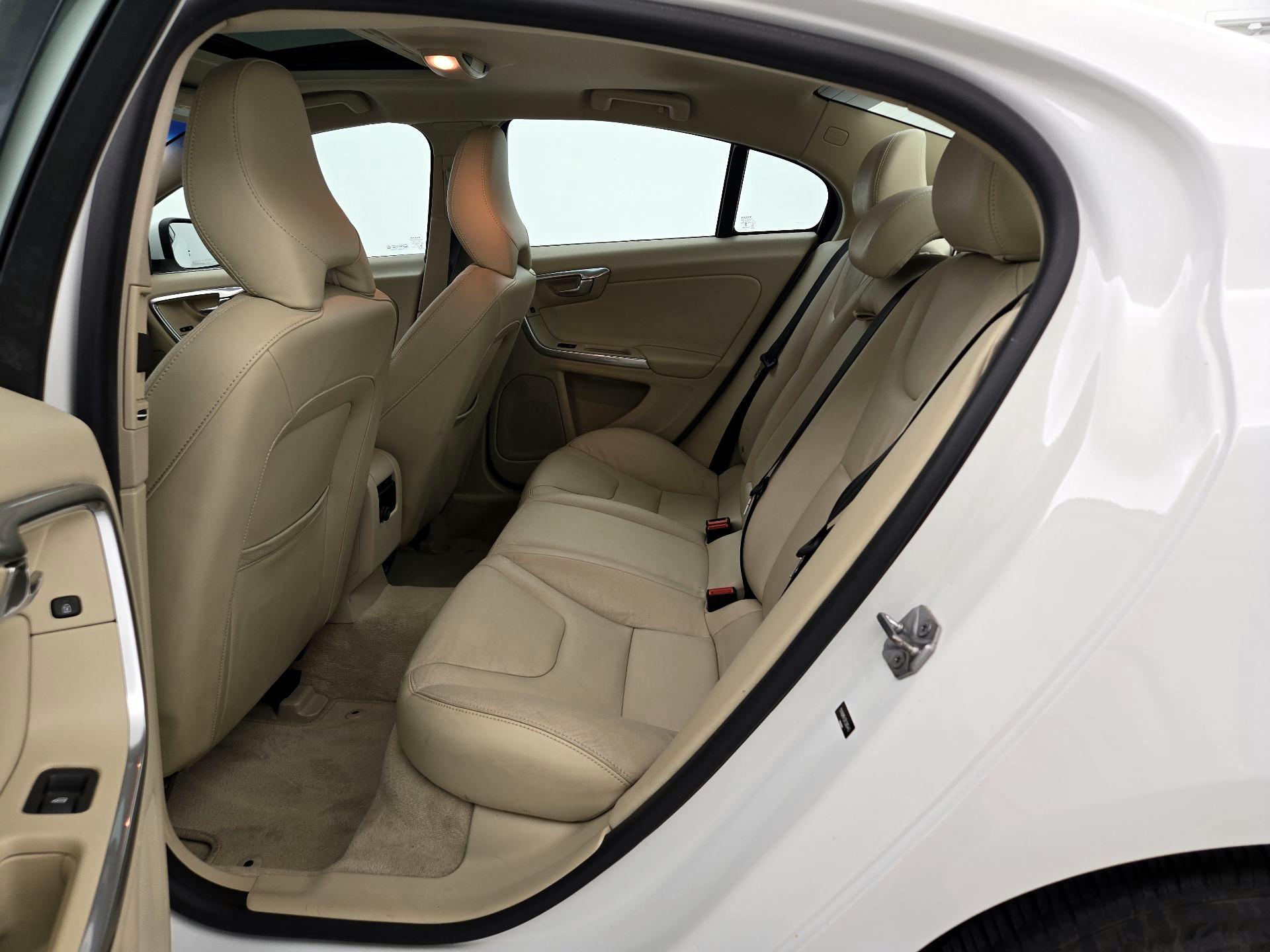 Thumbnail: 2015 Volvo S60 - 19