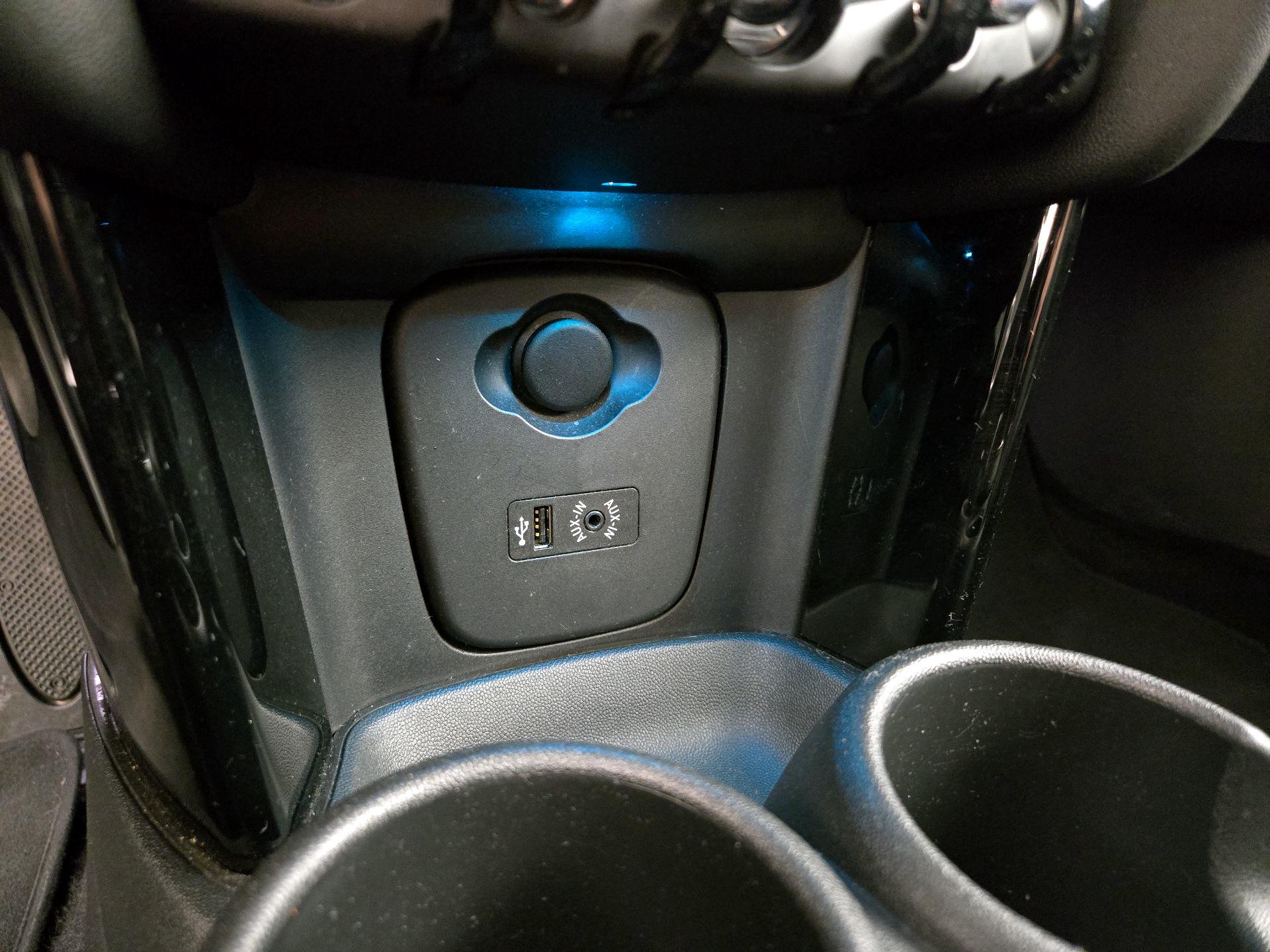 Thumbnail: 2015 MINI Cooper Hardtop - 19