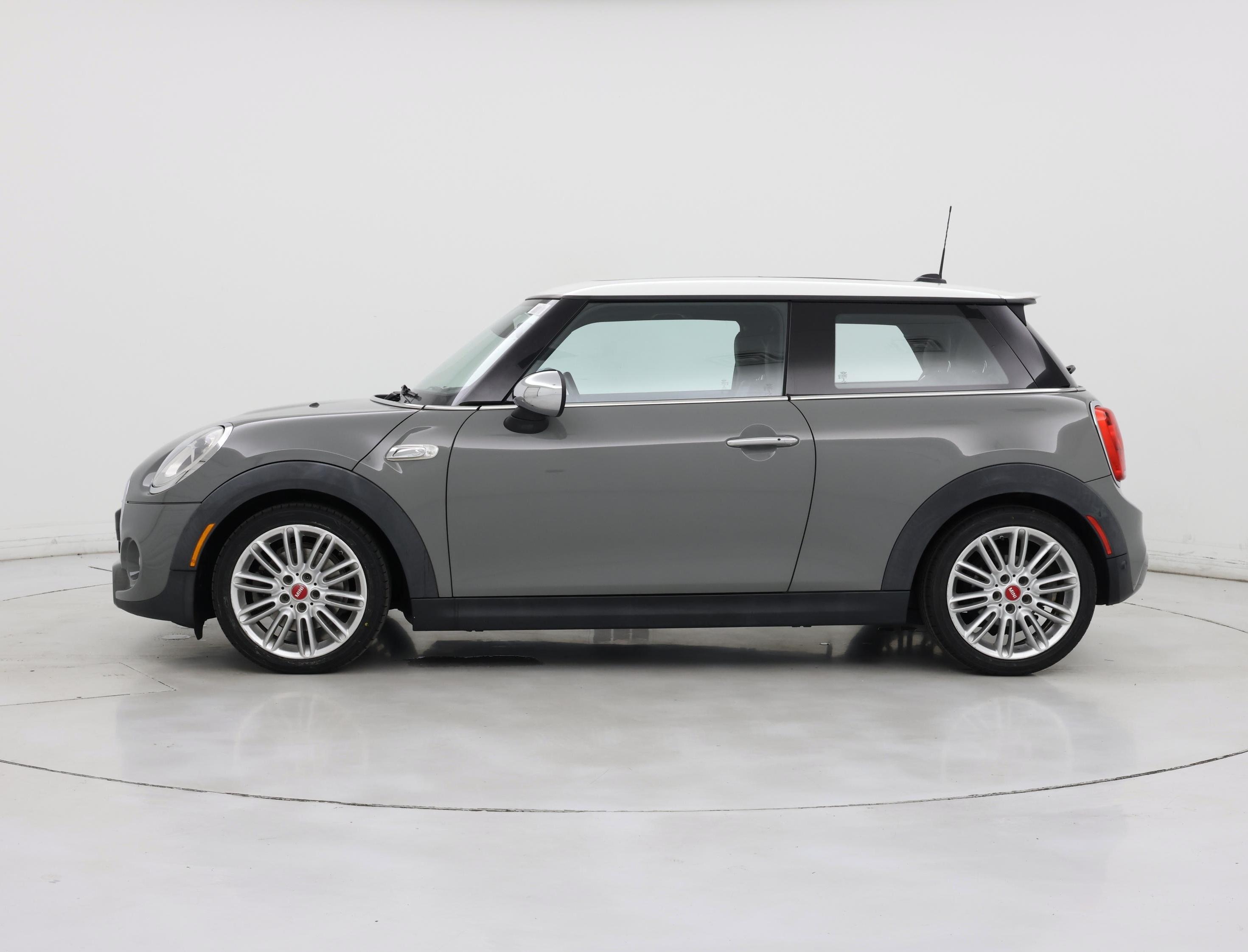 Thumbnail: 2015 MINI Cooper Hardtop - 3