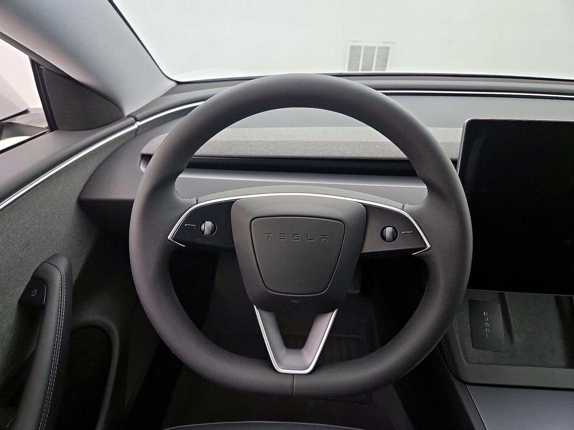 Thumbnail: 2024 Tesla Model 3 - 10