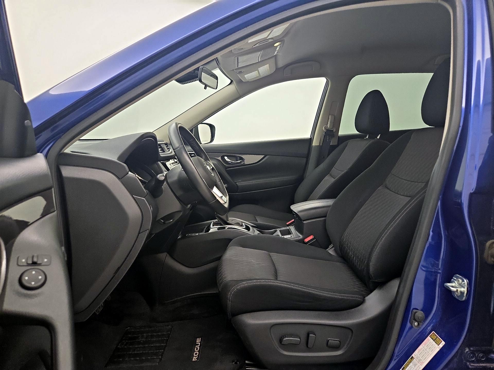 Thumbnail: 2019 Nissan Rogue - 11