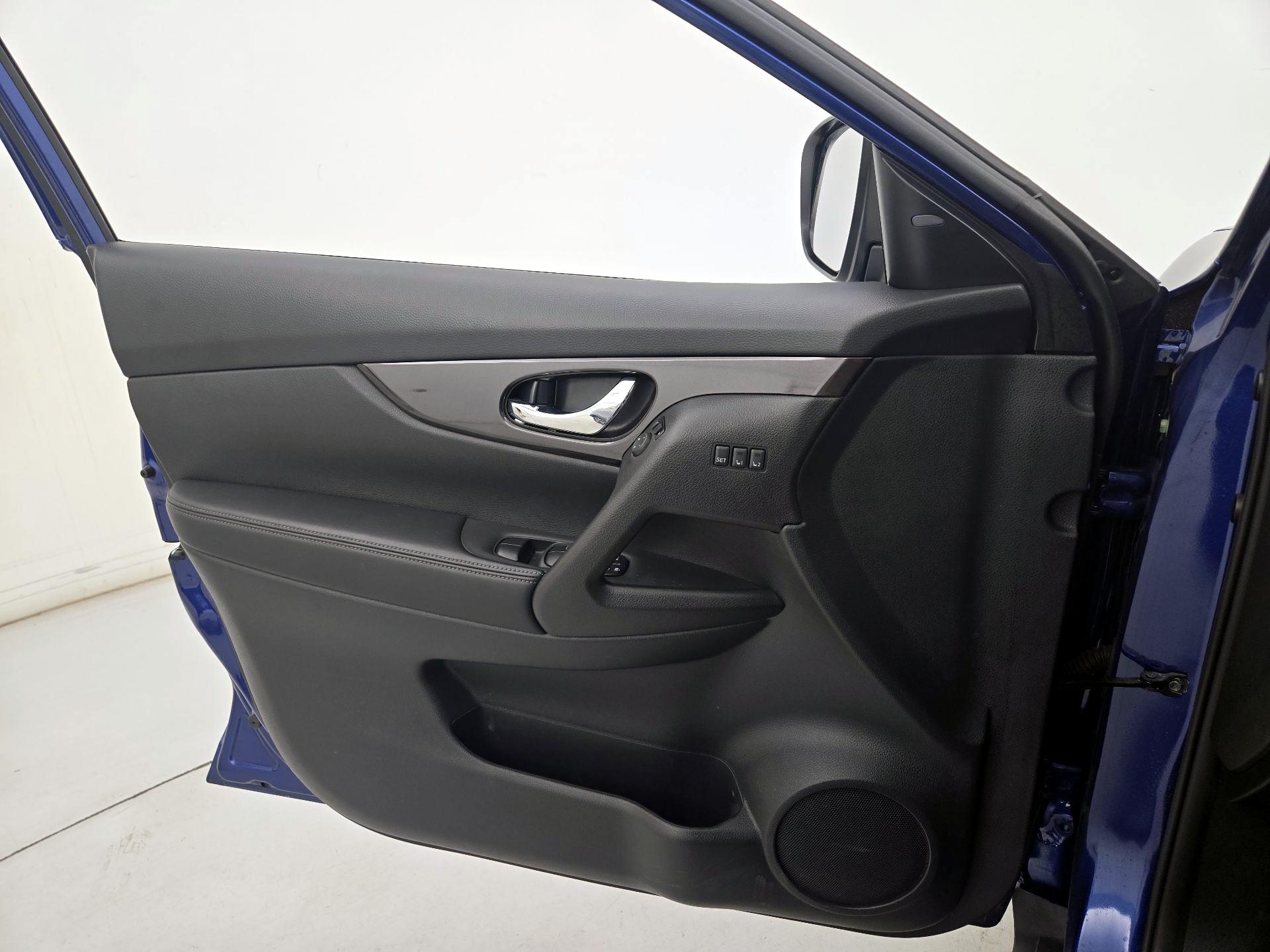 Thumbnail: 2019 Nissan Rogue - 12
