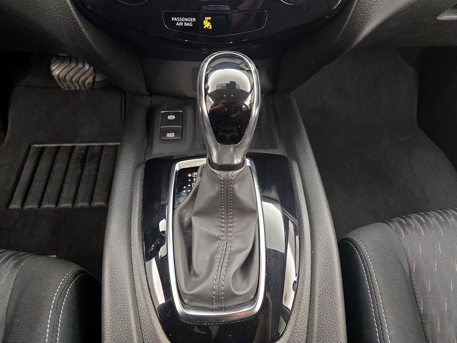 Thumbnail: 2019 Nissan Rogue - 18