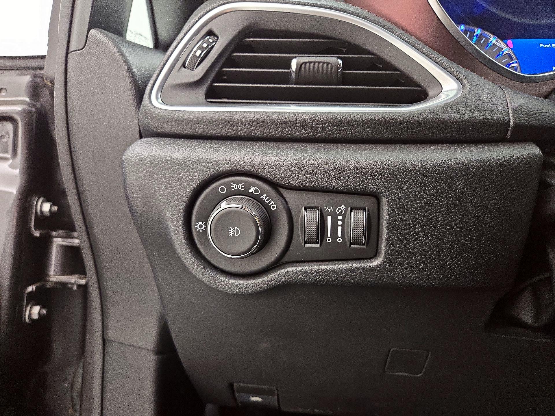 Thumbnail: 2020 Chrysler Pacifica - 13