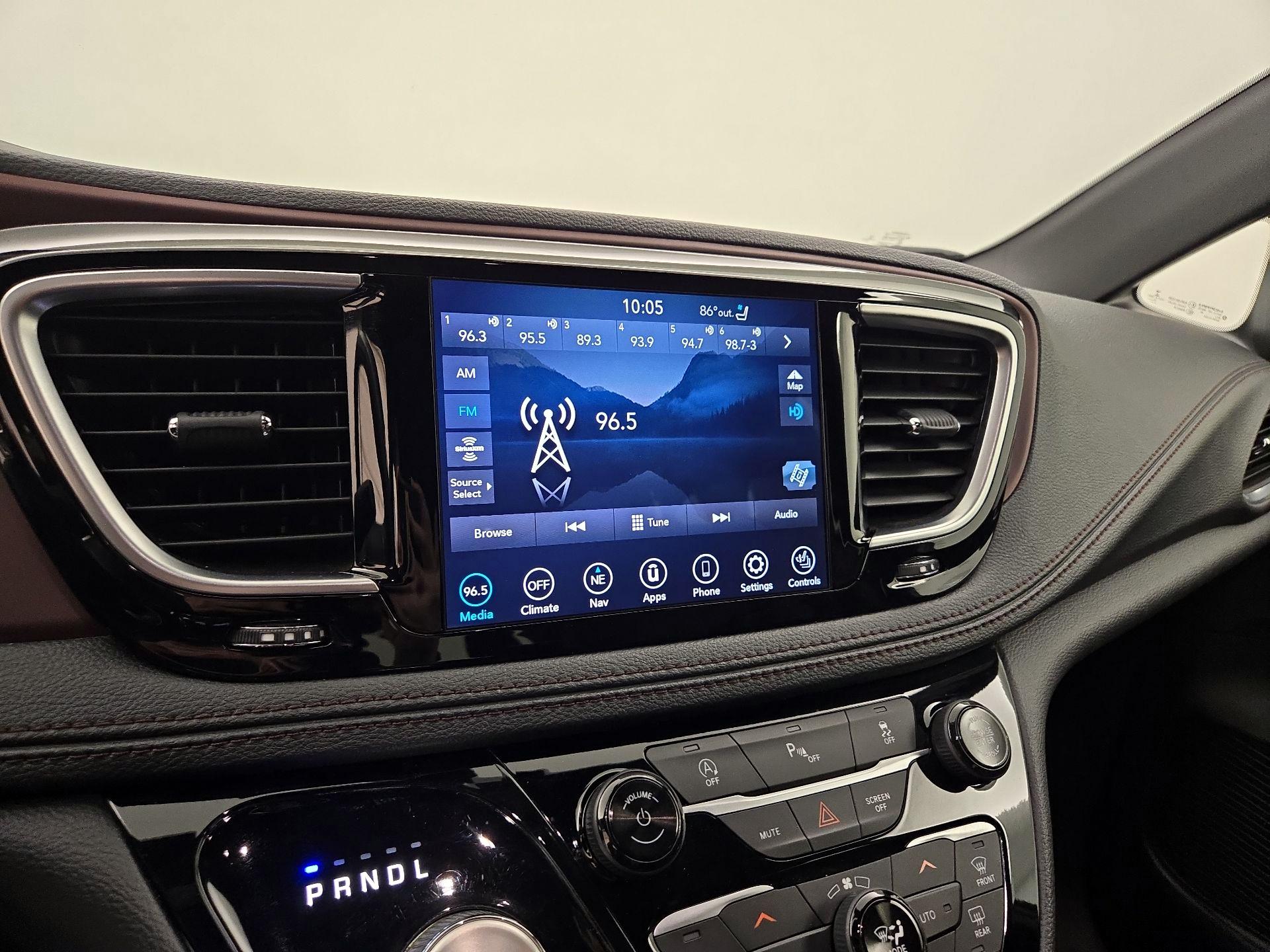 Thumbnail: 2020 Chrysler Pacifica - 16
