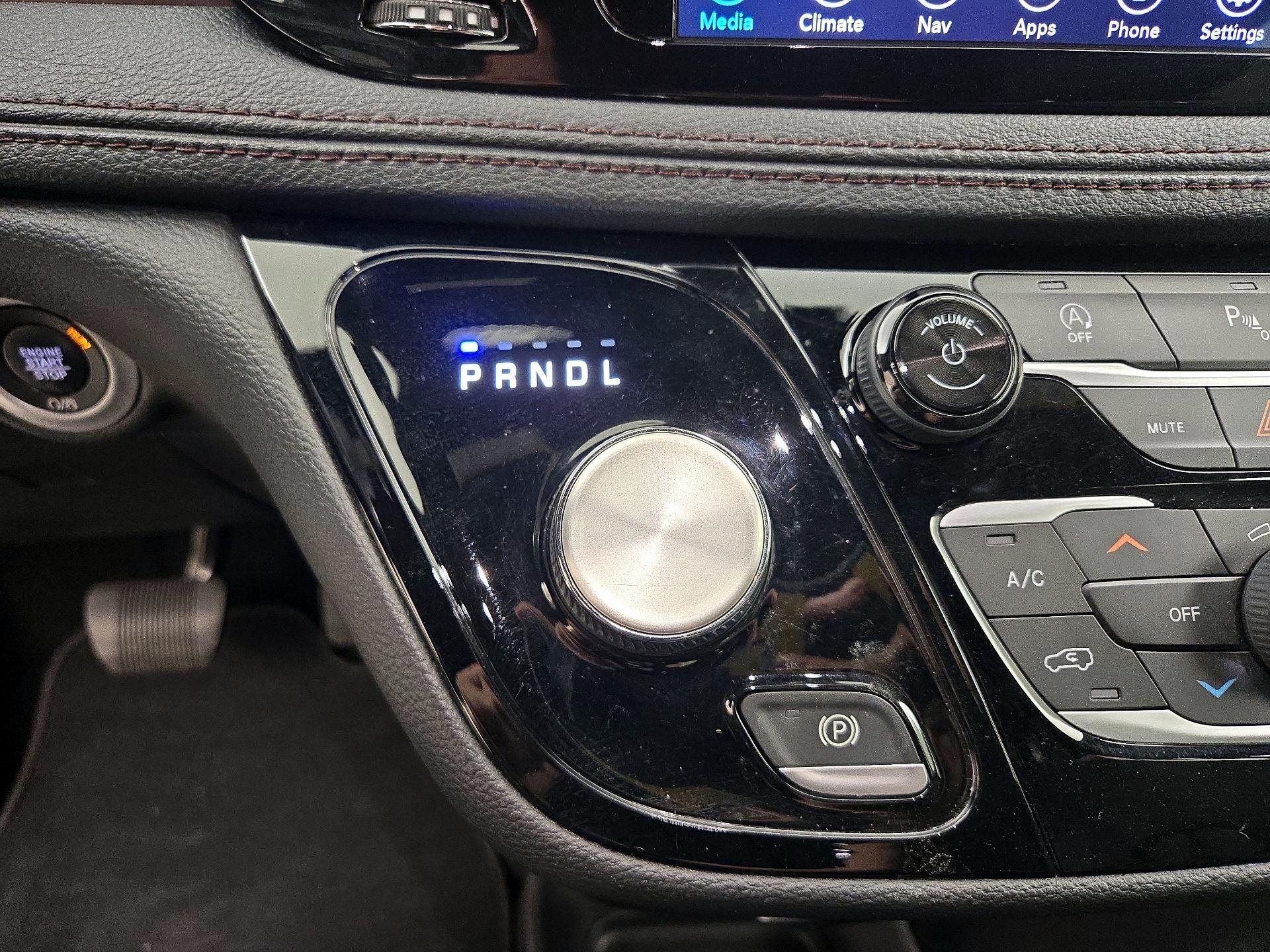 Thumbnail: 2020 Chrysler Pacifica - 18