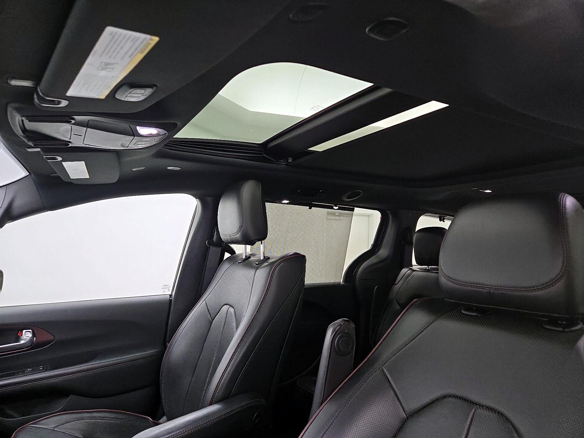 Thumbnail: 2020 Chrysler Pacifica - 20