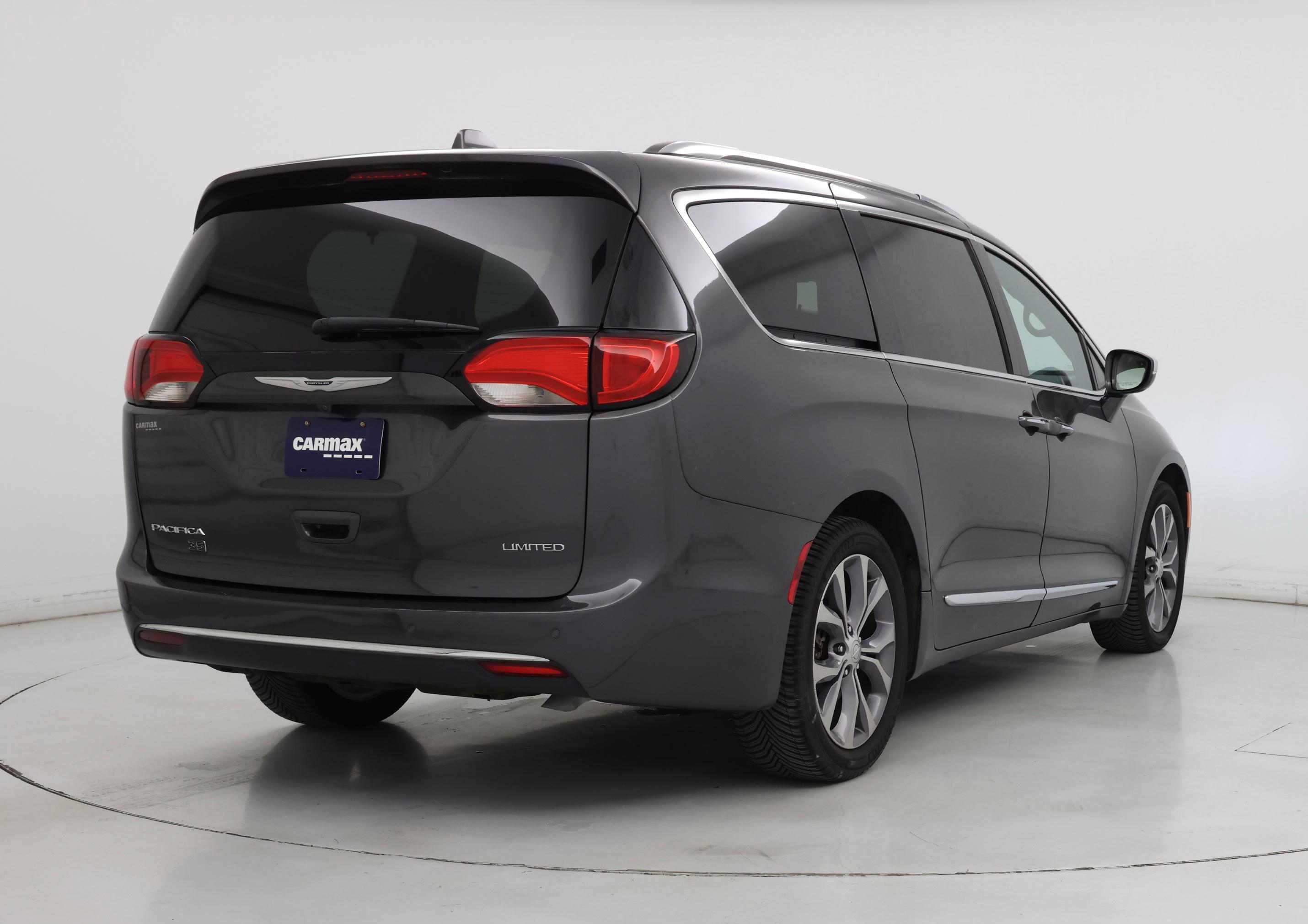 Thumbnail: 2020 Chrysler Pacifica - 8