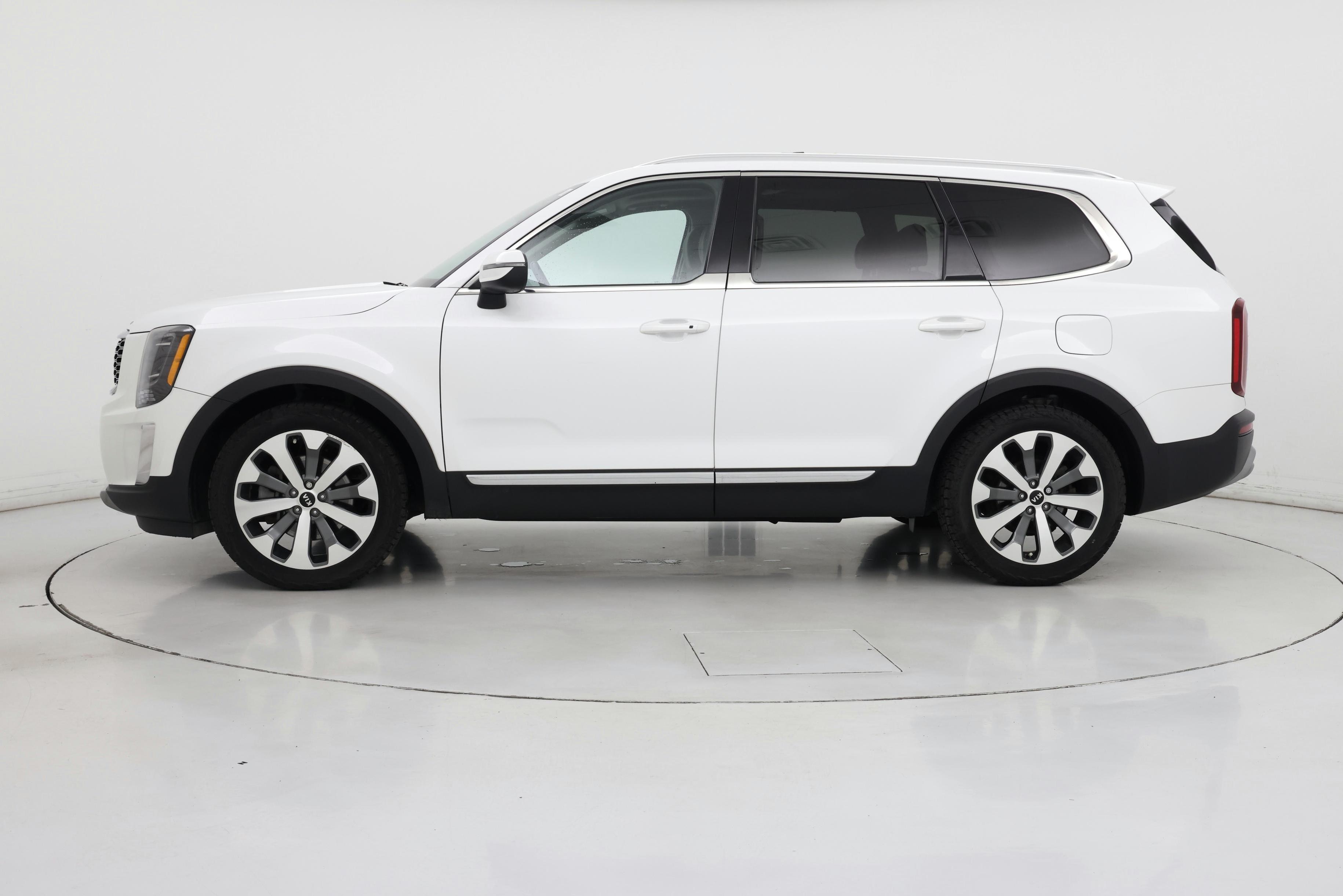 Thumbnail: 2020 Kia Telluride - 3