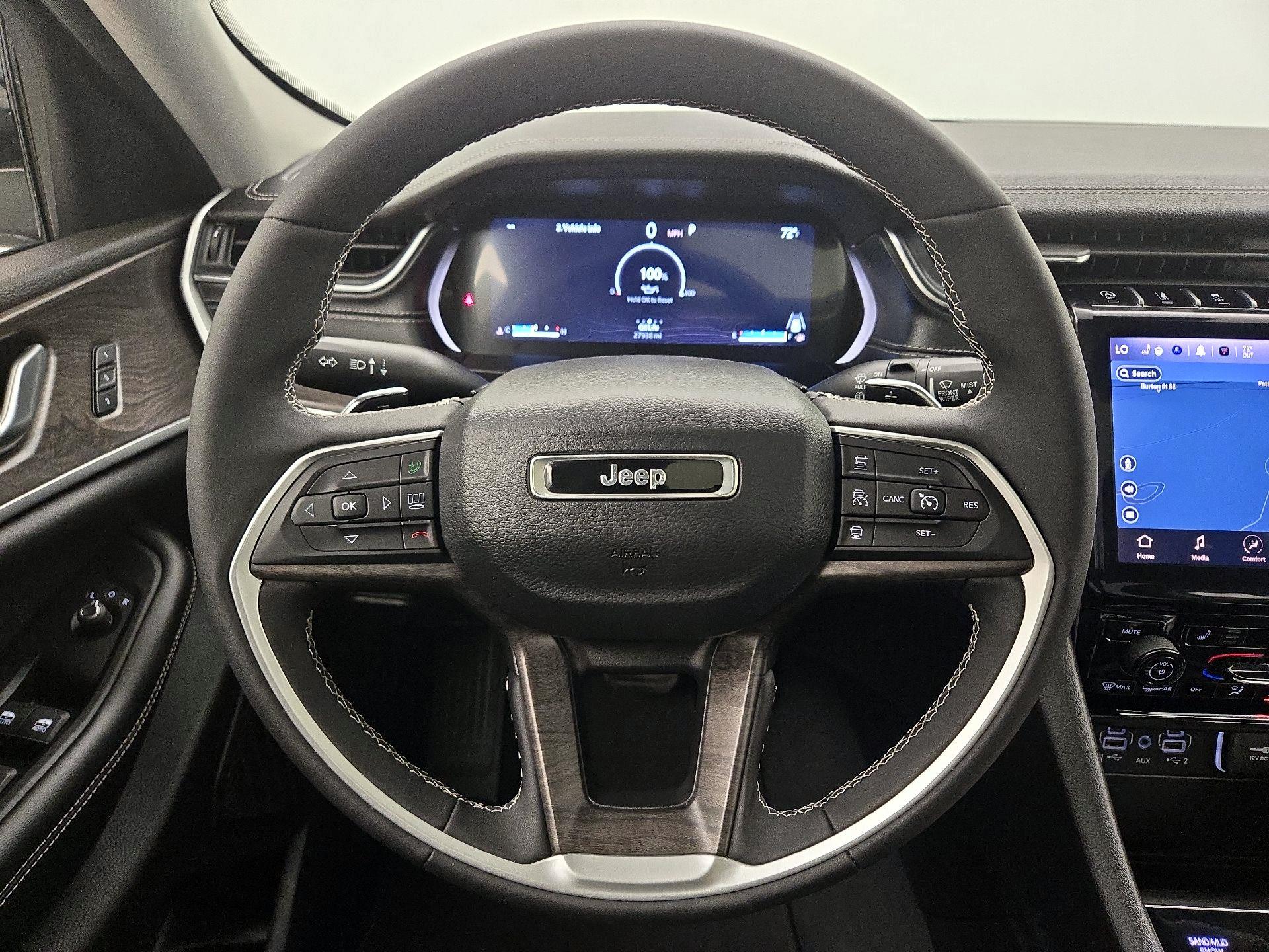 Thumbnail: 2023 Jeep Grand Cherokee - 10