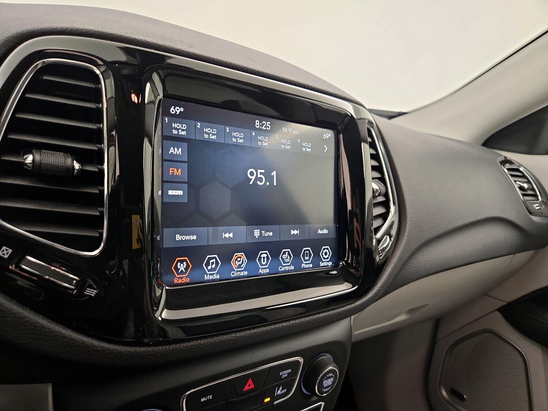 Thumbnail: 2021 Jeep Compass - 15