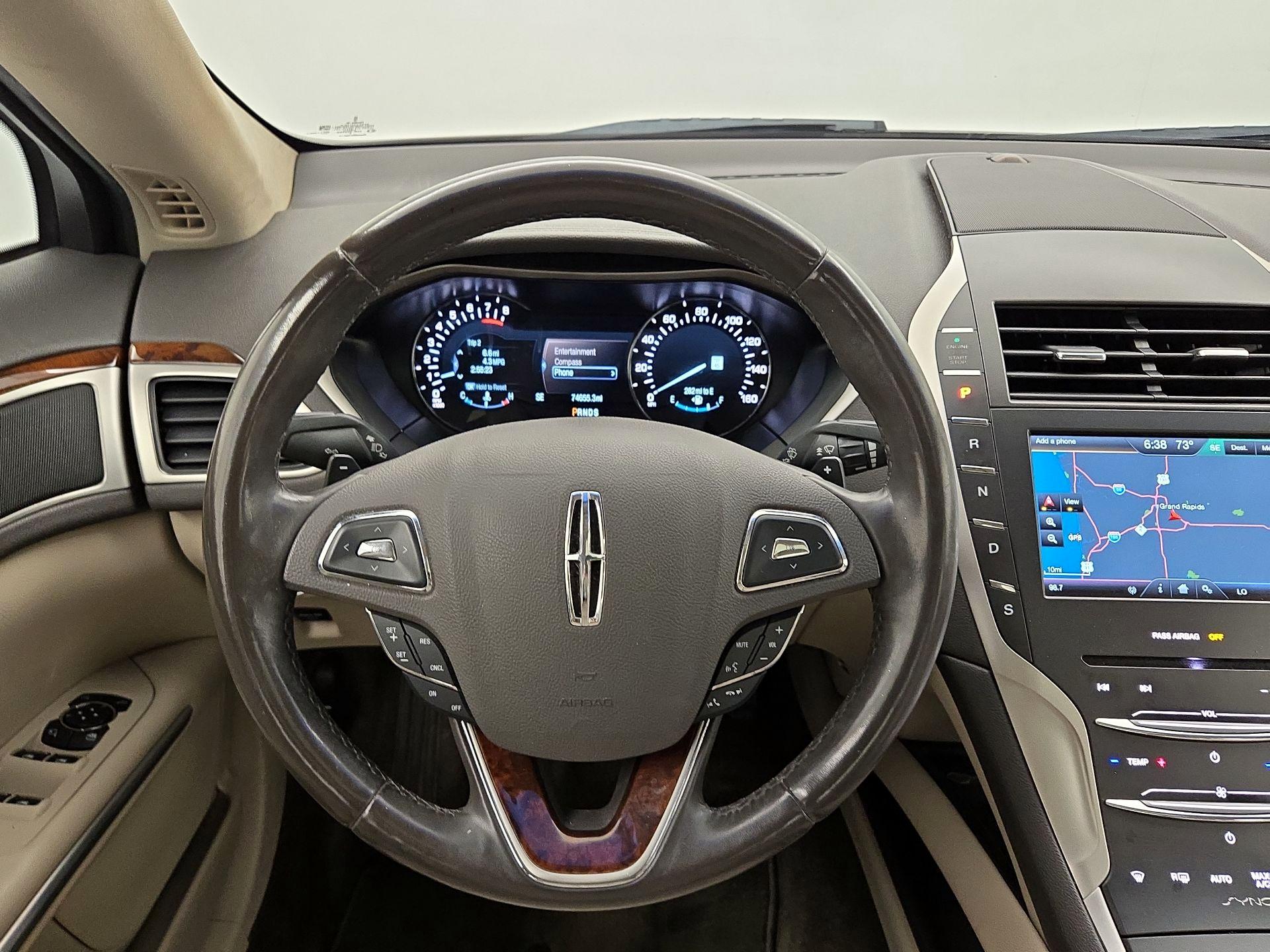 Thumbnail: 2016 Lincoln MKZ - 10