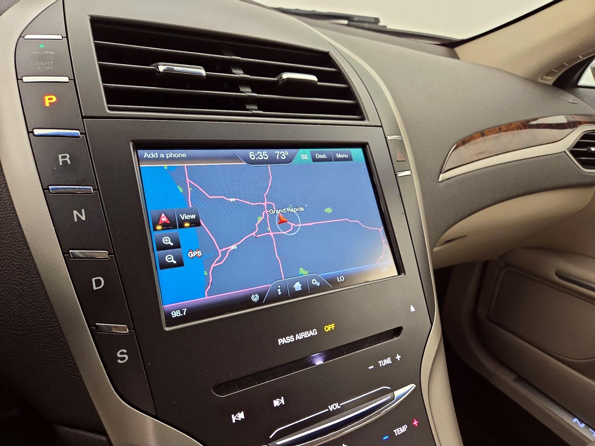 Thumbnail: 2016 Lincoln MKZ - 14