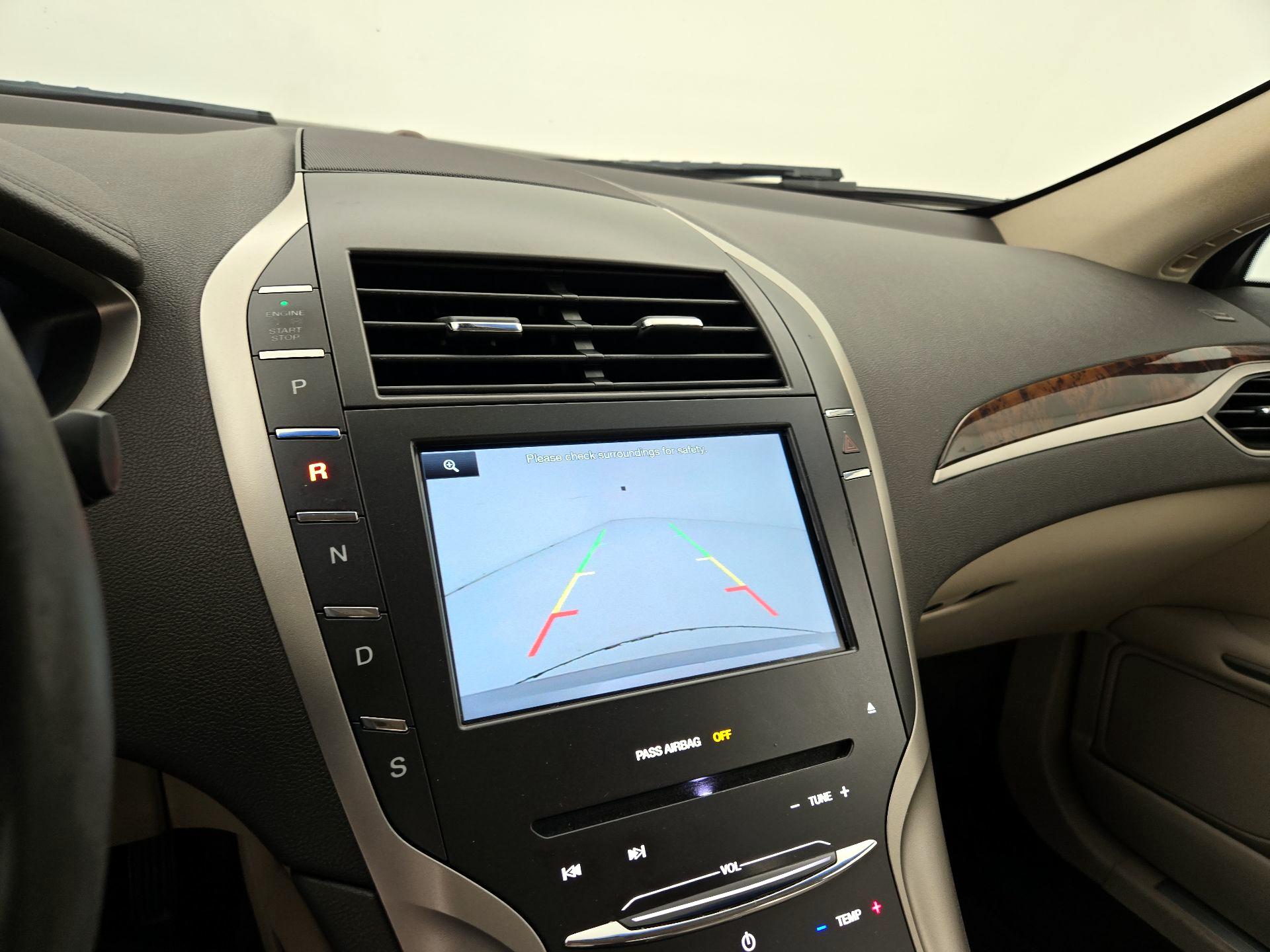 Thumbnail: 2016 Lincoln MKZ - 15