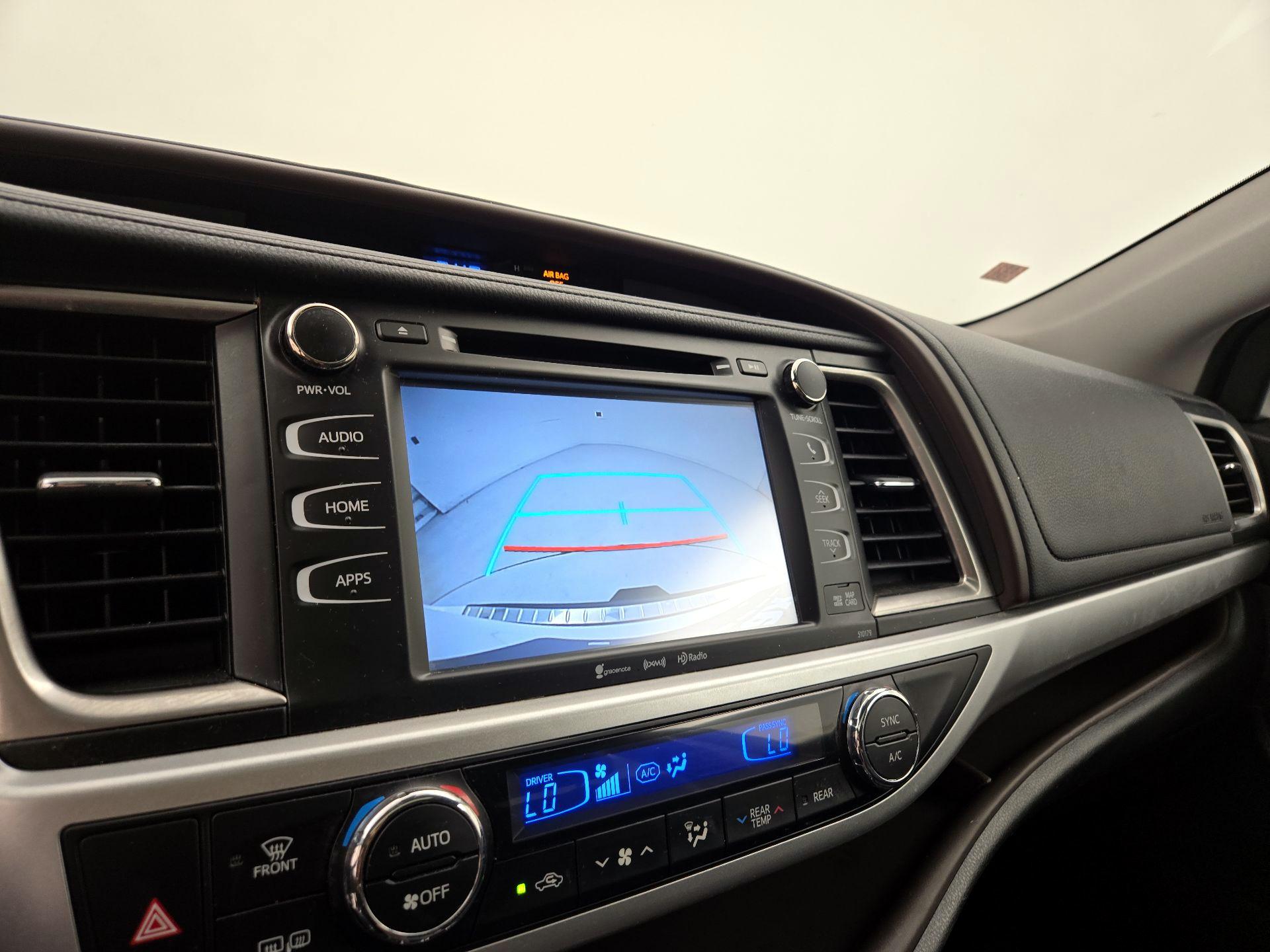 Thumbnail: 2018 Toyota Highlander - 14