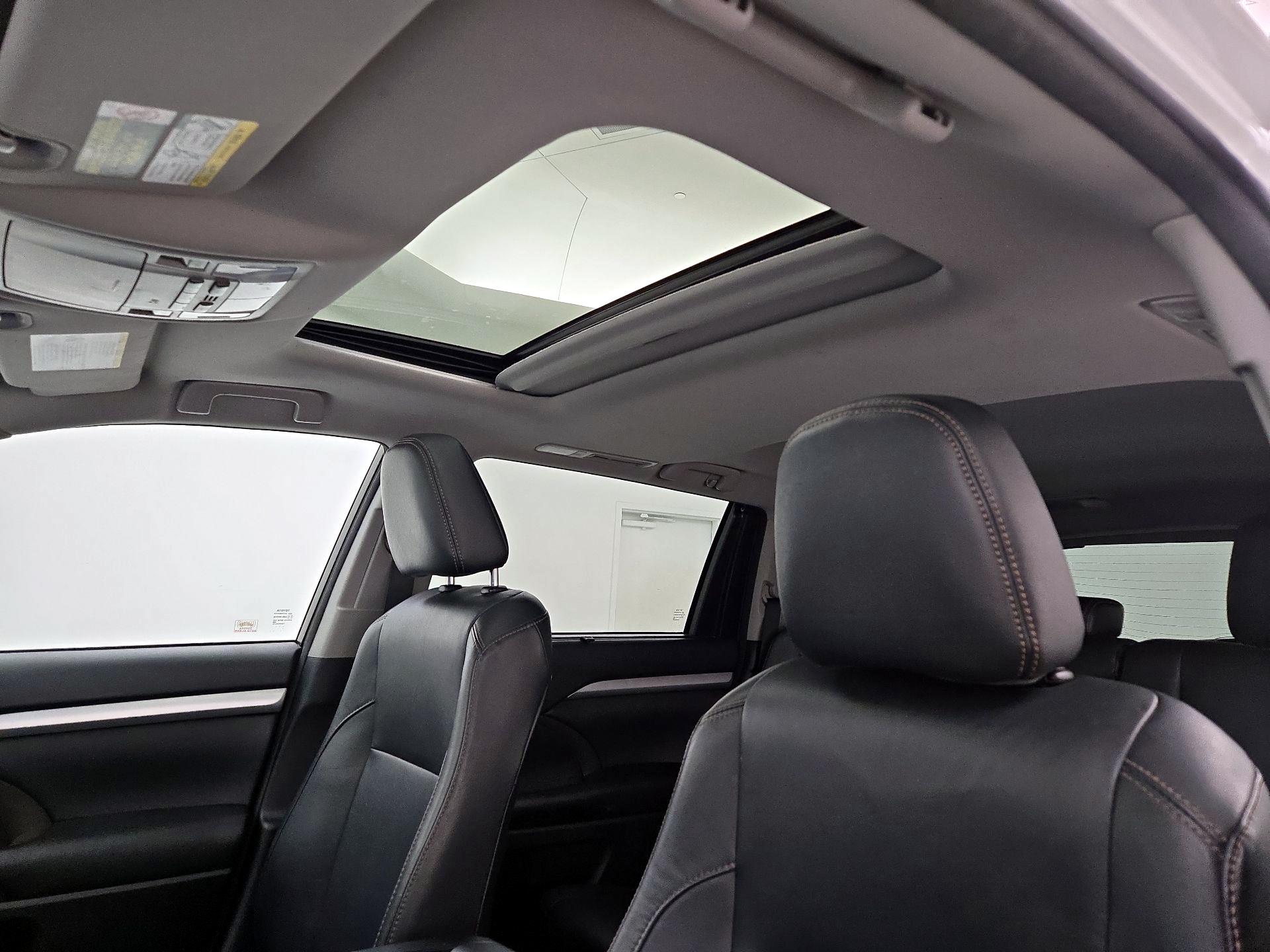 Thumbnail: 2018 Toyota Highlander - 19
