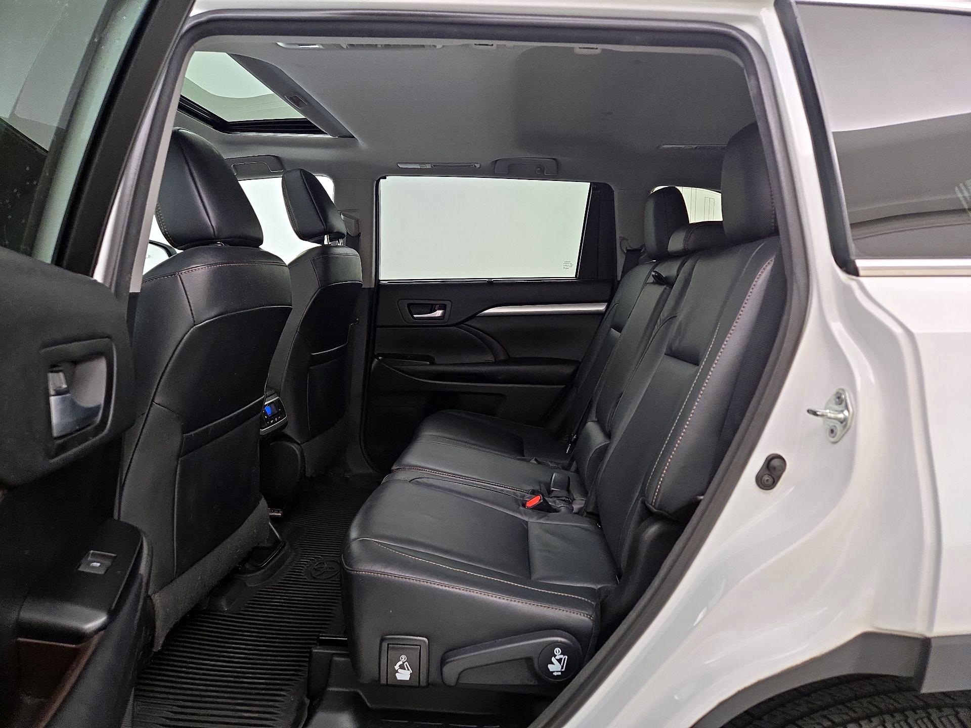 Thumbnail: 2018 Toyota Highlander - 20