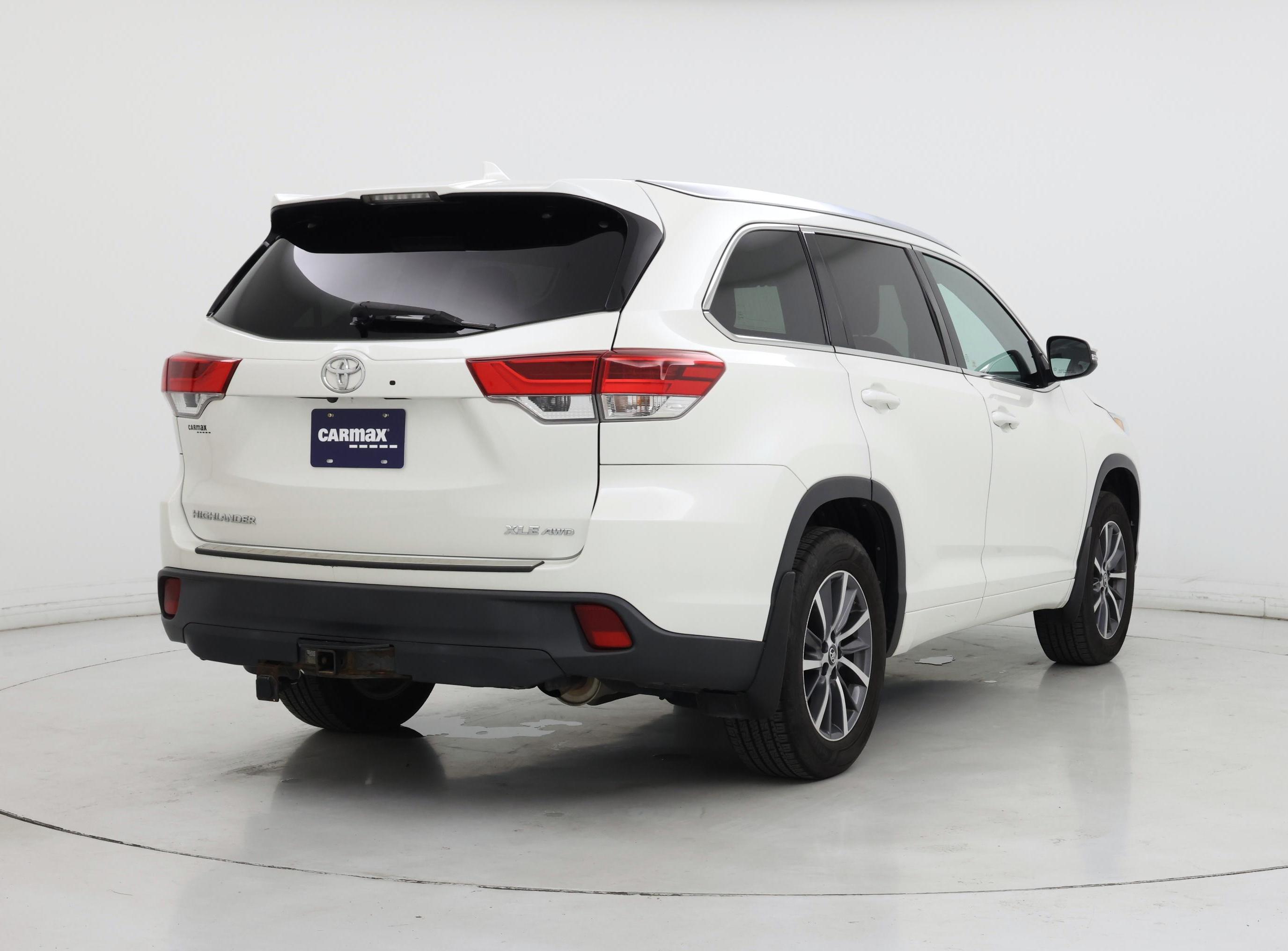 Thumbnail: 2018 Toyota Highlander - 8