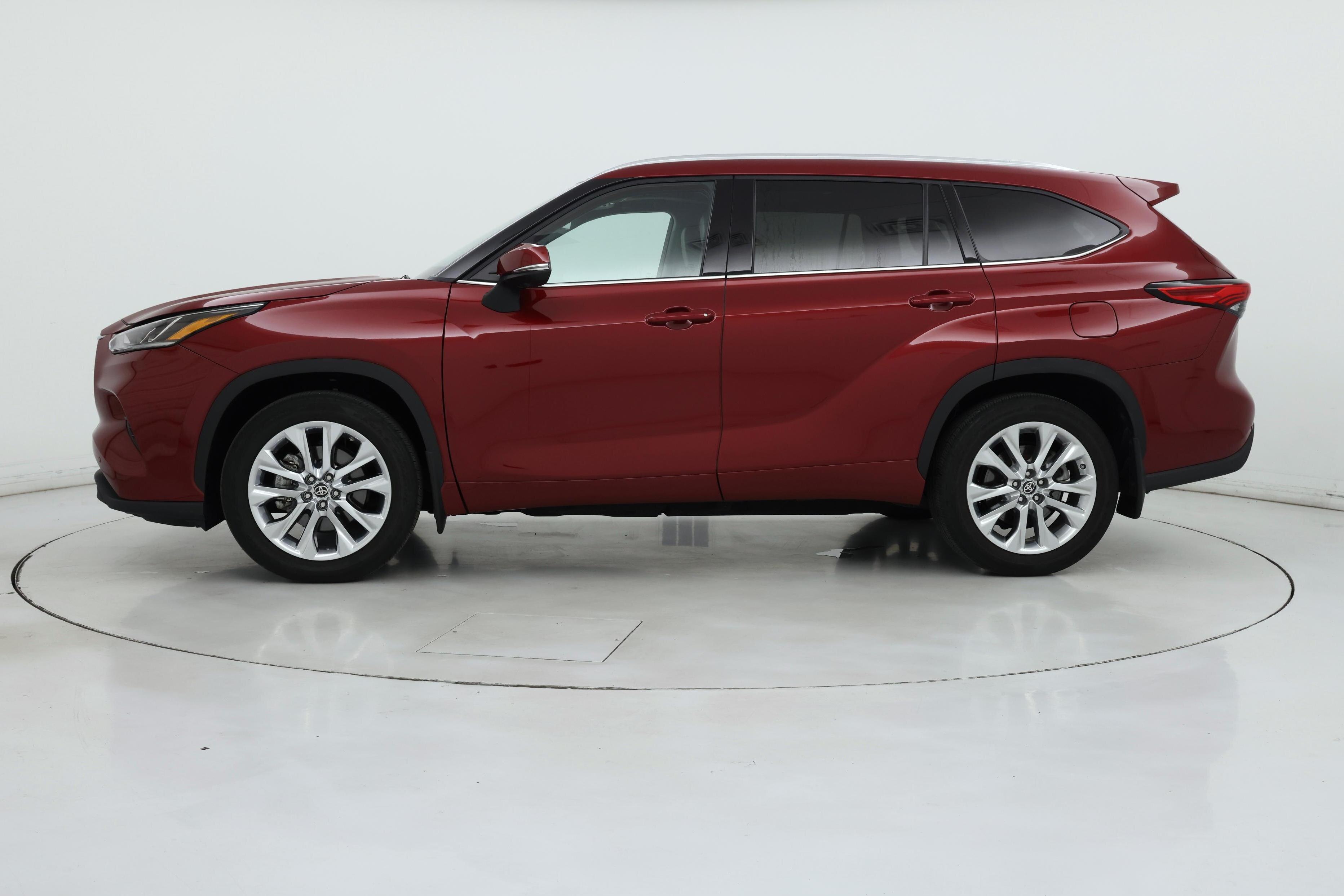 Thumbnail: 2023 Toyota Highlander - 3