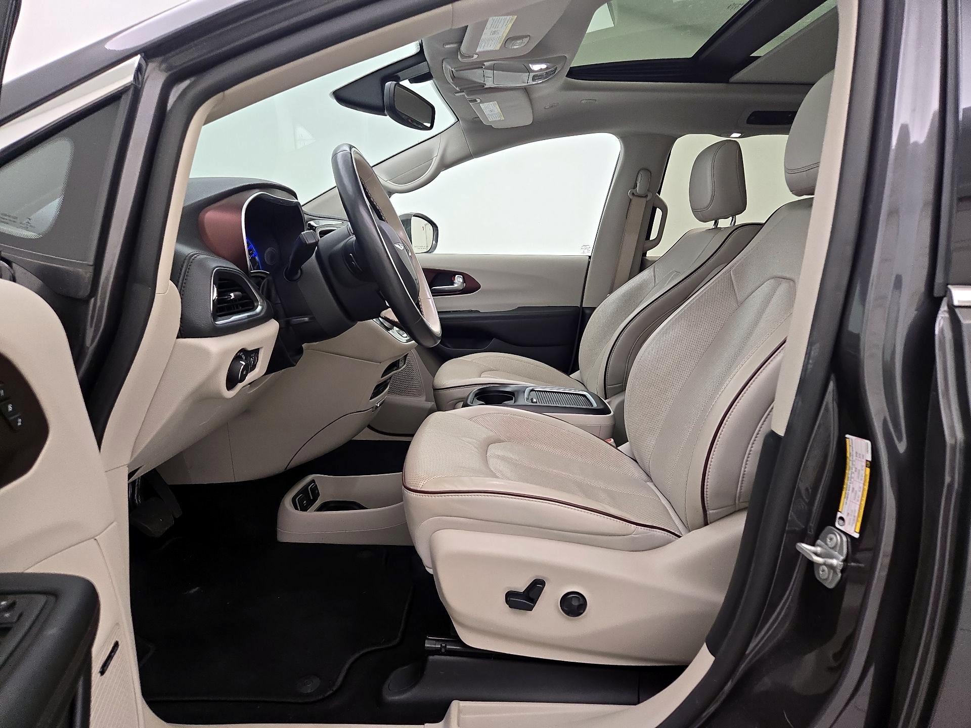 Thumbnail: 2020 Chrysler Pacifica - 11