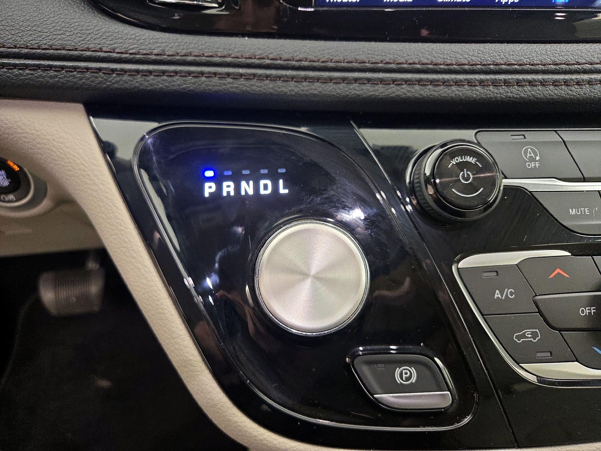 Thumbnail: 2020 Chrysler Pacifica - 18
