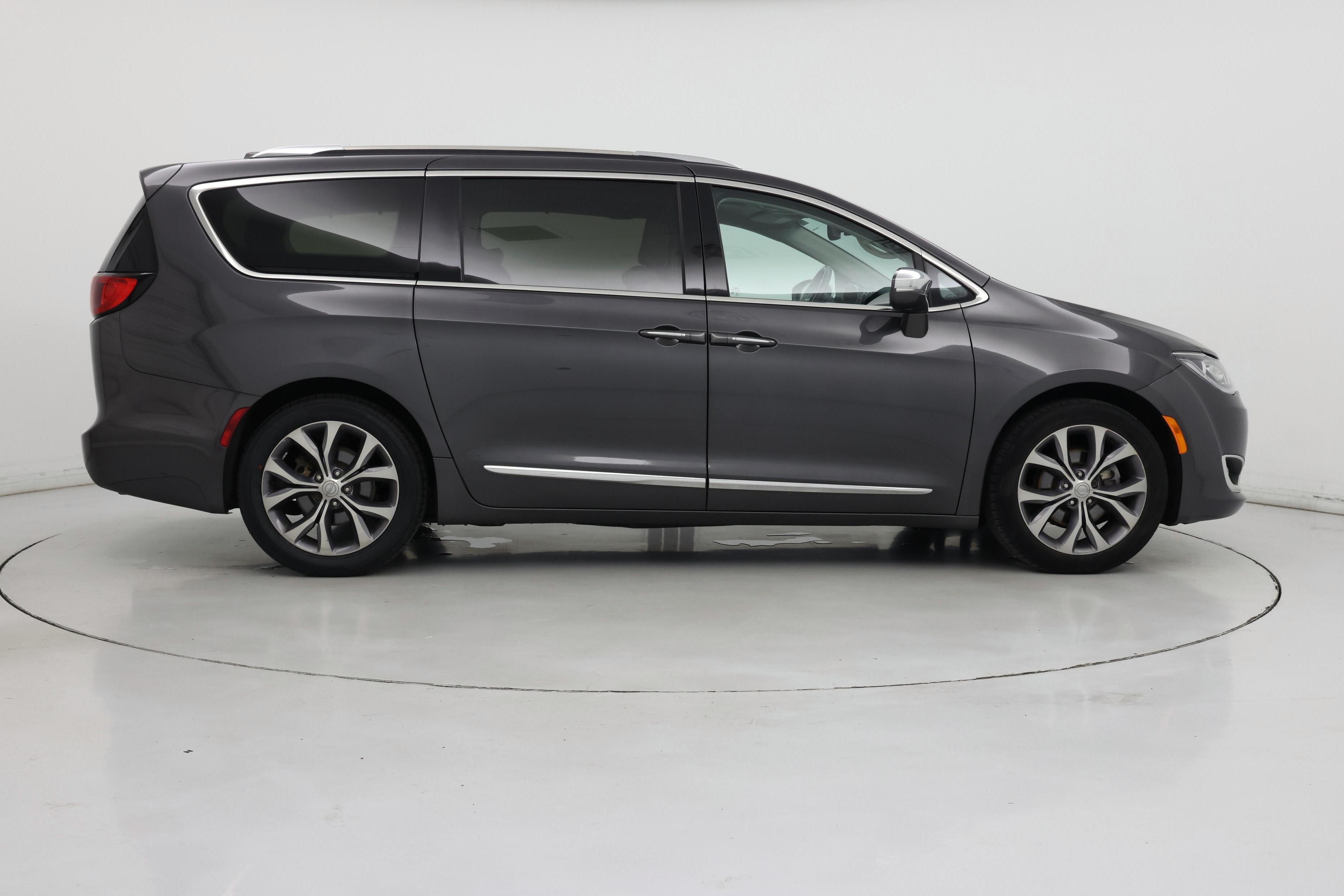 Thumbnail: 2020 Chrysler Pacifica - 7