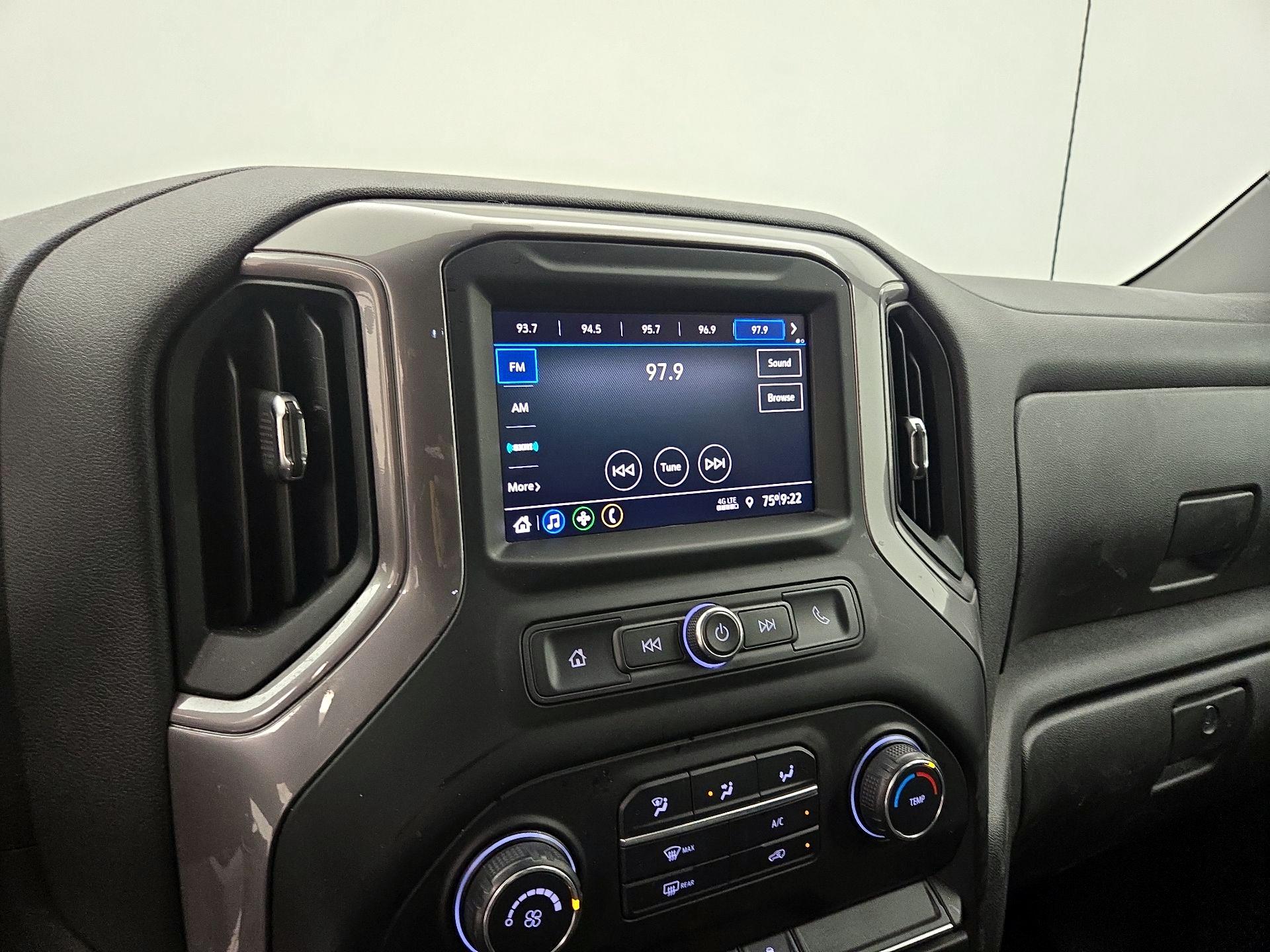 Thumbnail: 2020 Chevrolet Silverado 1500 - 15