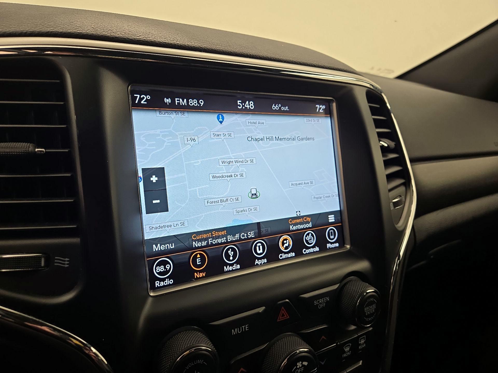 Thumbnail: 2018 Jeep Grand Cherokee - 14