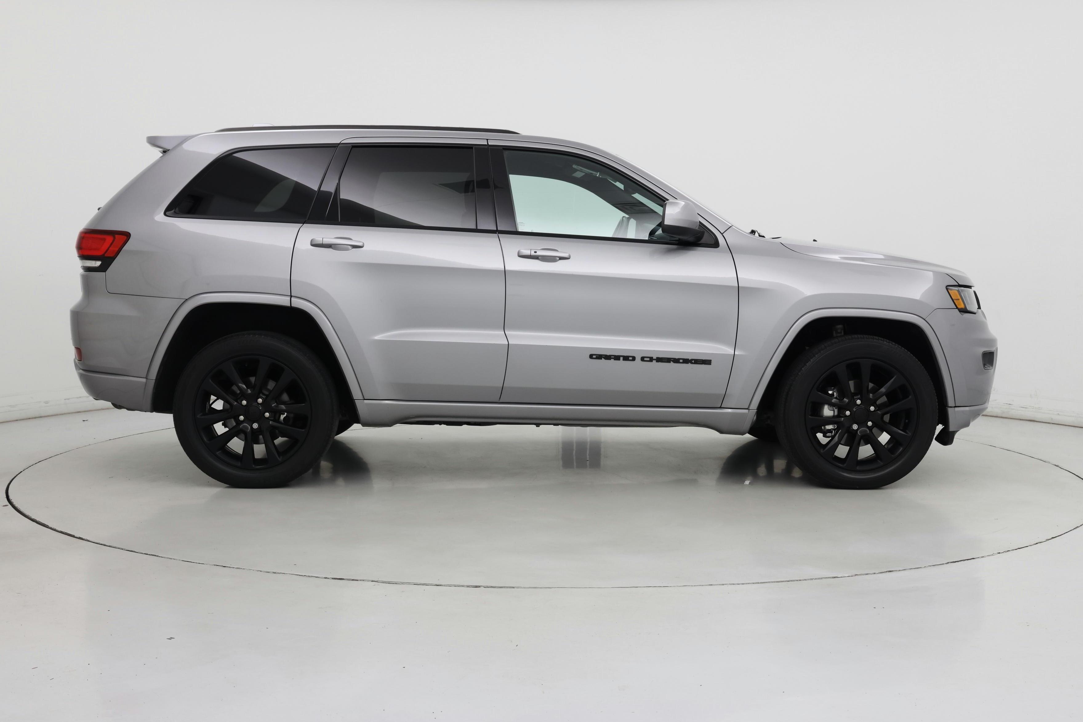 Thumbnail: 2018 Jeep Grand Cherokee - 7