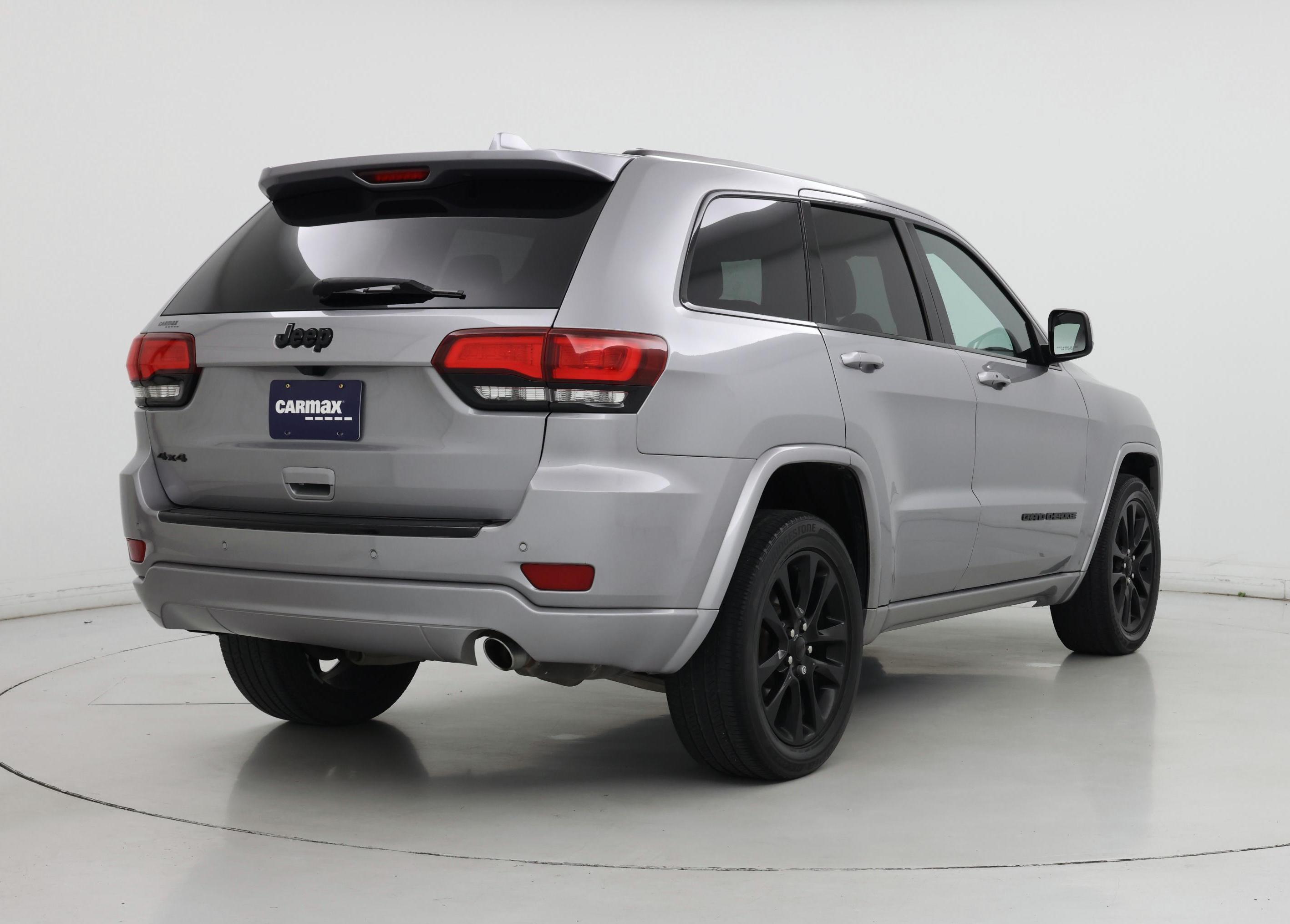 Thumbnail: 2018 Jeep Grand Cherokee - 8