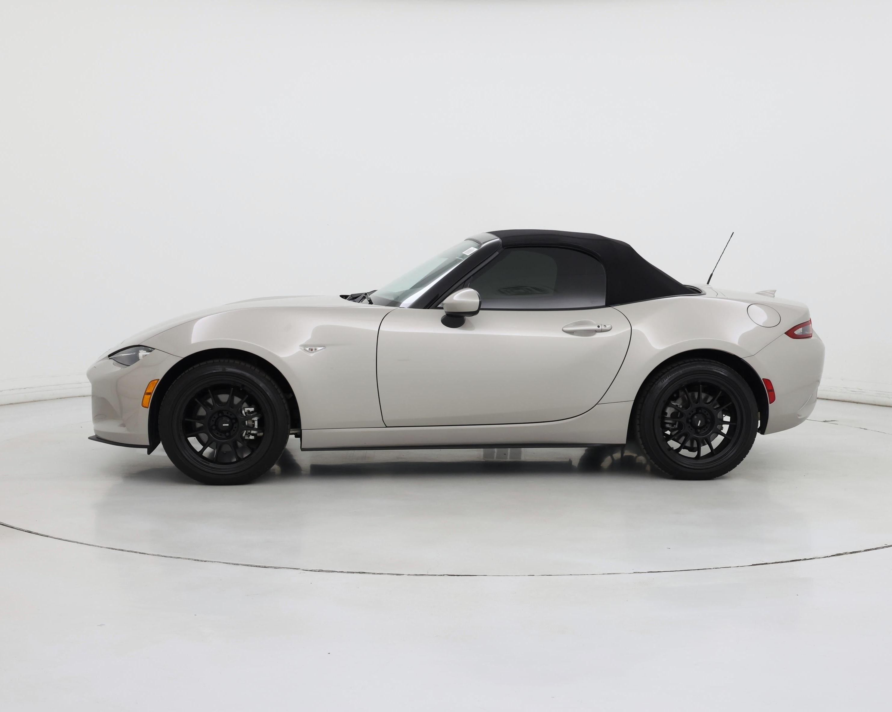 Thumbnail: 2022 Mazda MX-5 Miata - 3