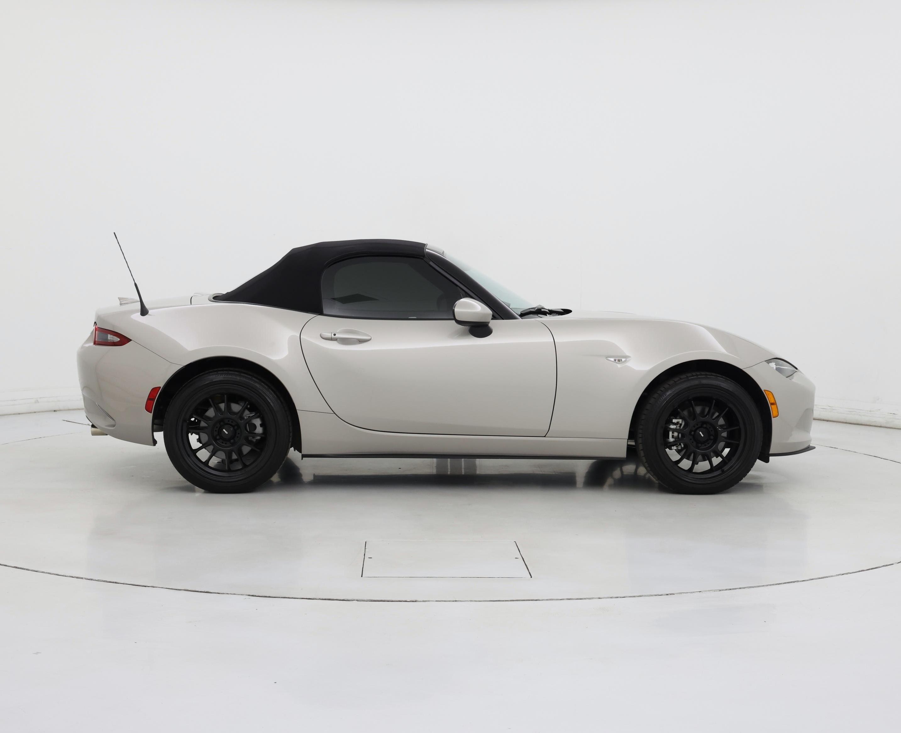 Thumbnail: 2022 Mazda MX-5 Miata - 7