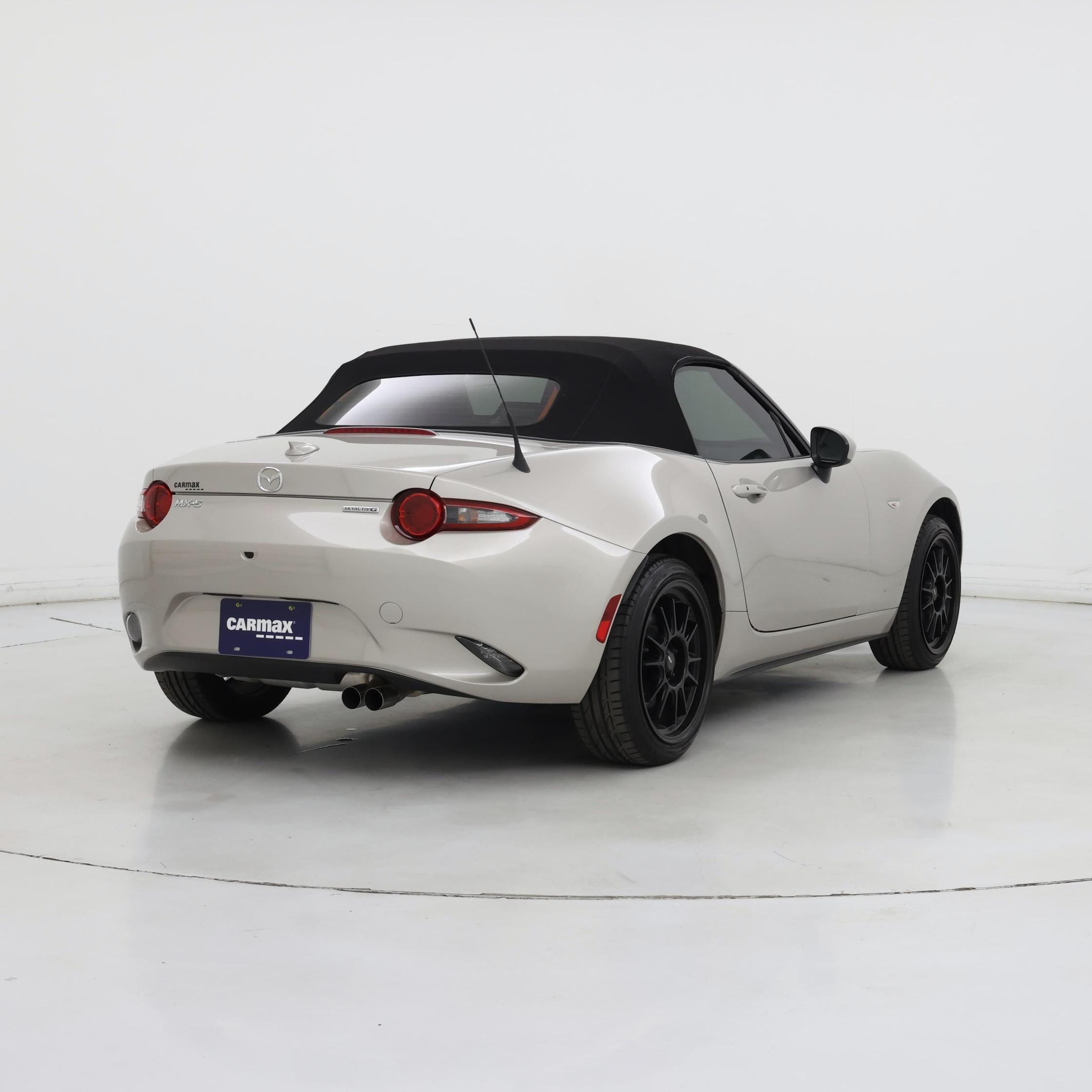 Thumbnail: 2022 Mazda MX-5 Miata - 8