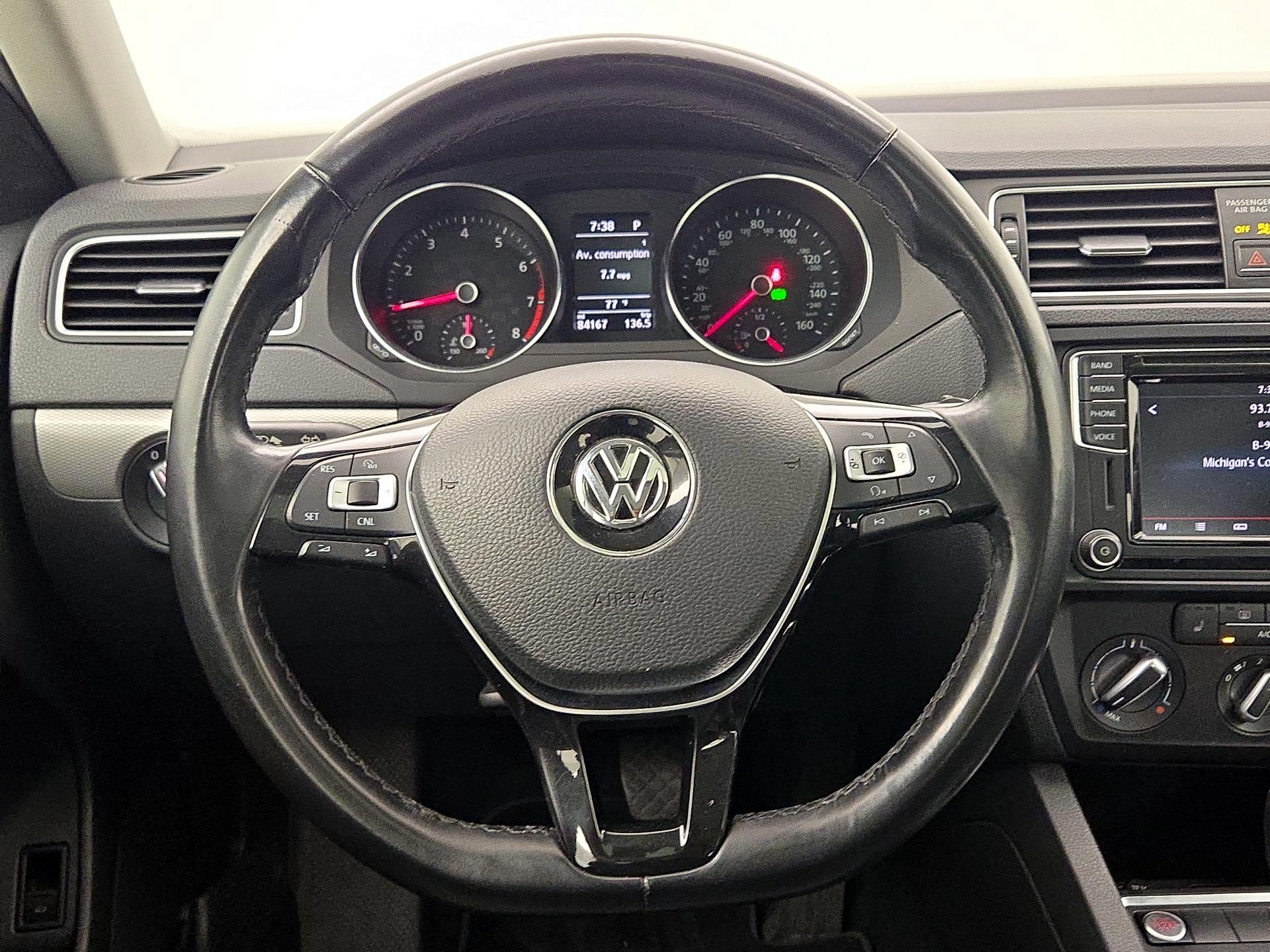 Thumbnail: 2017 Volkswagen Jetta - 10