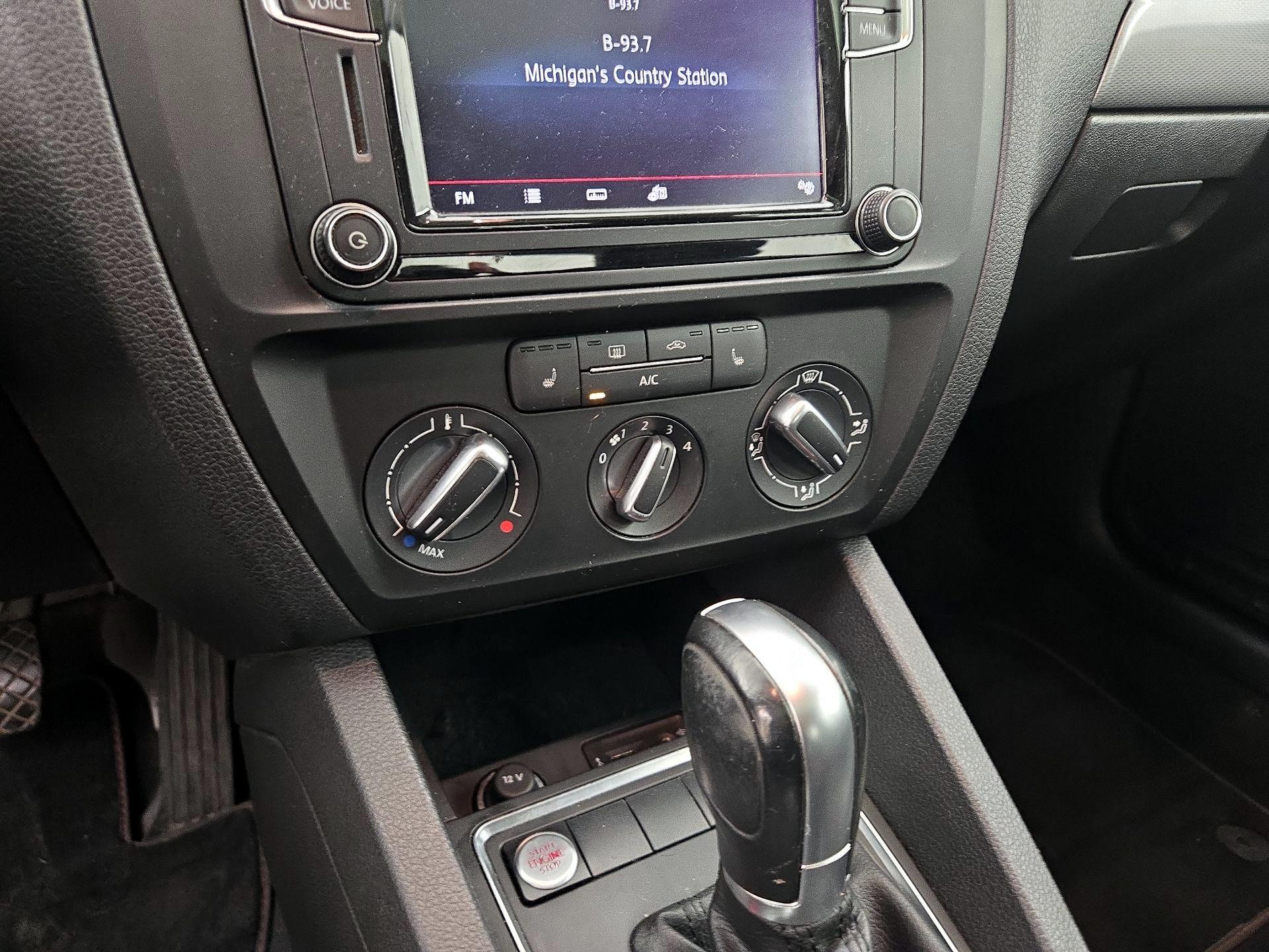 Thumbnail: 2017 Volkswagen Jetta - 16